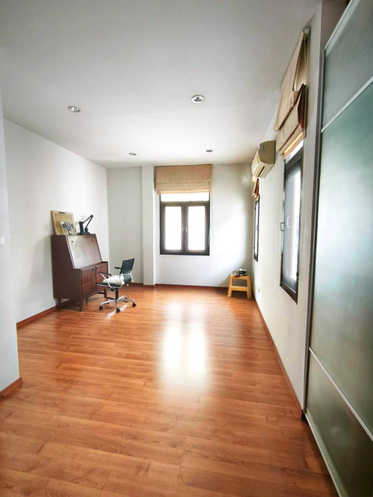 ขายบ้านอ่อนนุช อุดมสุข : 17/2/2026, บ้านเดี่ยว อารียา คาซ่า อ่อนนุช ใกล้ BTSอ่อนนุช บ้านเดี่ยว 3 ชั้น  หันหน้าทิศใต้