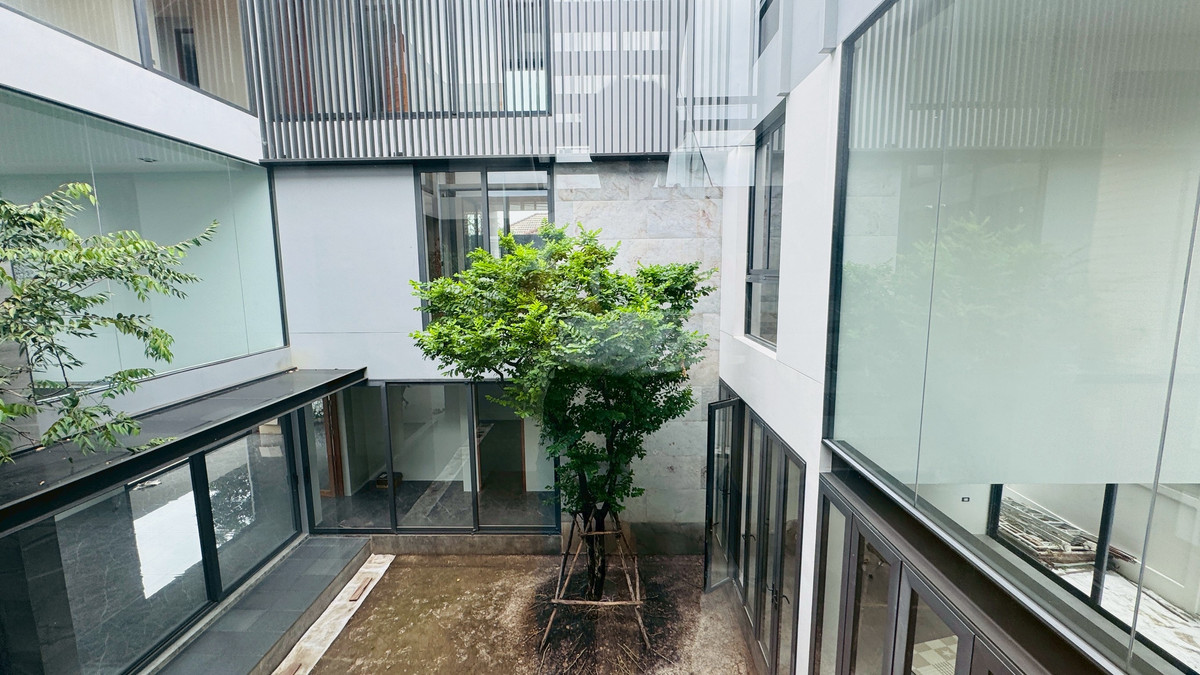 For SaleHouseSeri Thai, Ramkhamhaeng Nida : Luxurious 3-storey detached house for sale – 39 Exclusive Ramkhamhaeng 108, land area 125 sq m, usable area 750 sq m, 8 bedrooms + dressing room, 10 bathrooms, 2 kitchens (Thai + Western), 2 dining rooms.