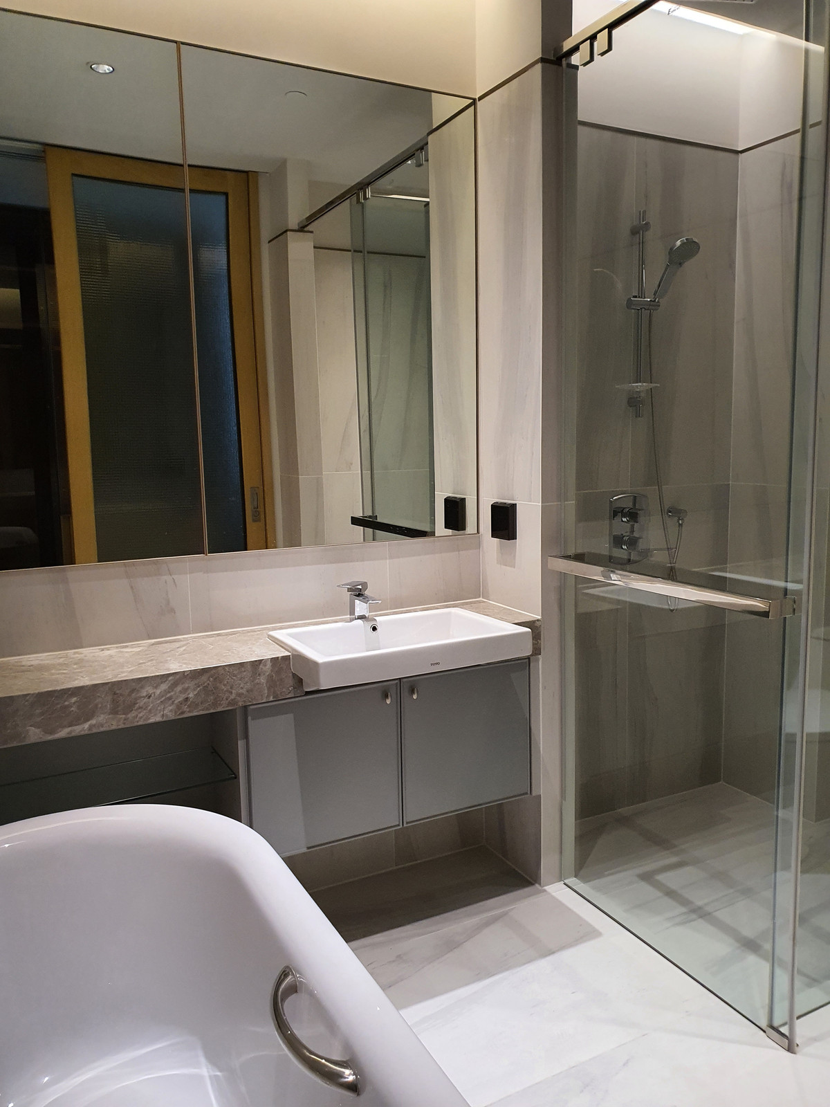 For RentCondoSukhumvit, Asoke, Thonglor : Kraam Sukhumvit 26 – Luxury 1-Bedroom Condo for Rent (600m to BTS Phrom Phong)