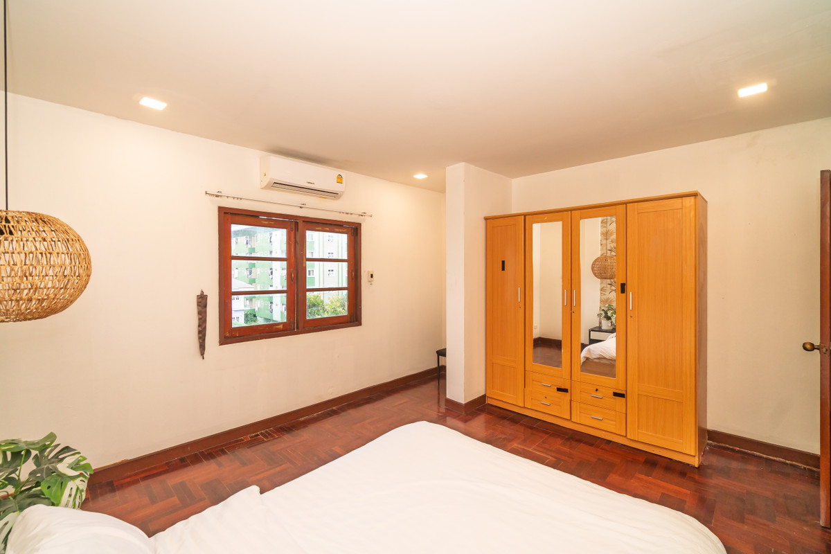 For RentTownhomeSukhumvit, Asoke, Thonglor : Townhome for rent Designed by architect With private rooftop, furniture ready to move in, Soi Thonglor Soi 25