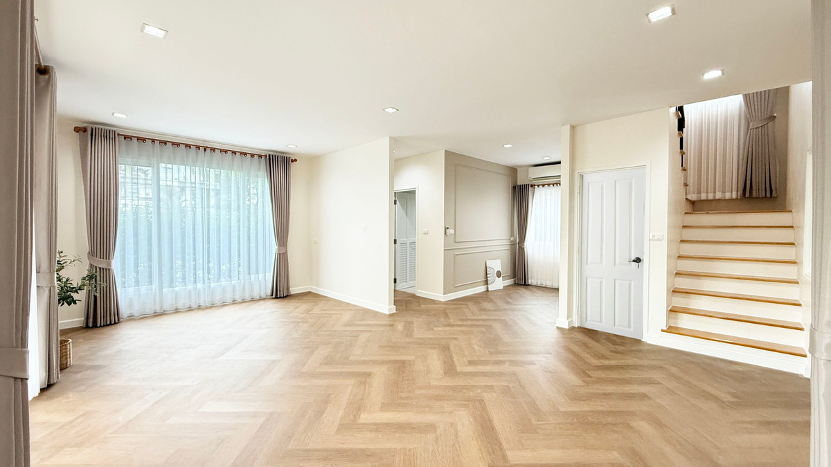 ขายบ้านพัฒนาการ ศรีนครินทร์ : รีโนเวทใหม่ พร้อมอยู่ ✨ บ้านเดี่ยว โกลเด้น วิลเลจ อ่อนนุช - พัฒนาการ / 4 ห้องนอน (ขาย), Golden Village Onnut - Pattanakarn / Detached House 4 Bedrooms (FOR SALE) POON064