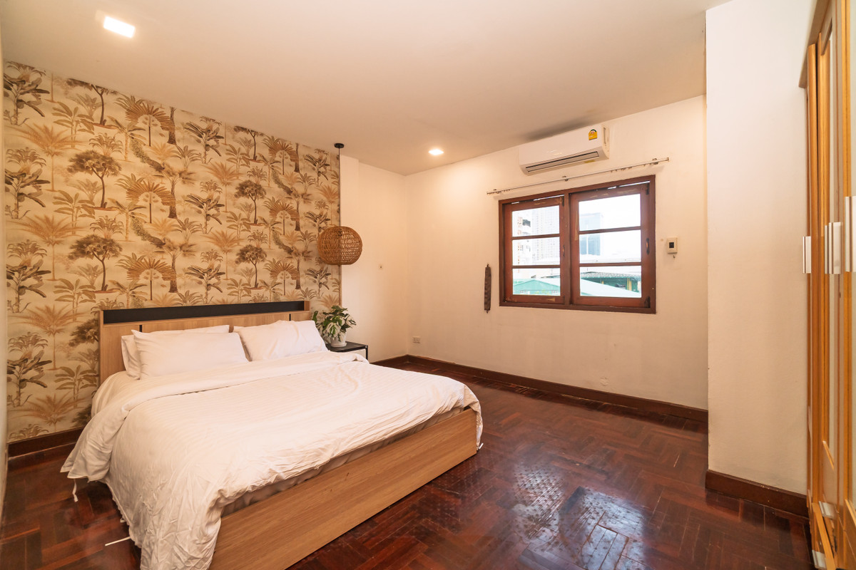 For RentTownhomeSukhumvit, Asoke, Thonglor : Townhome for rent Designed by architect With private rooftop, furniture ready to move in, Soi Thonglor Soi 25