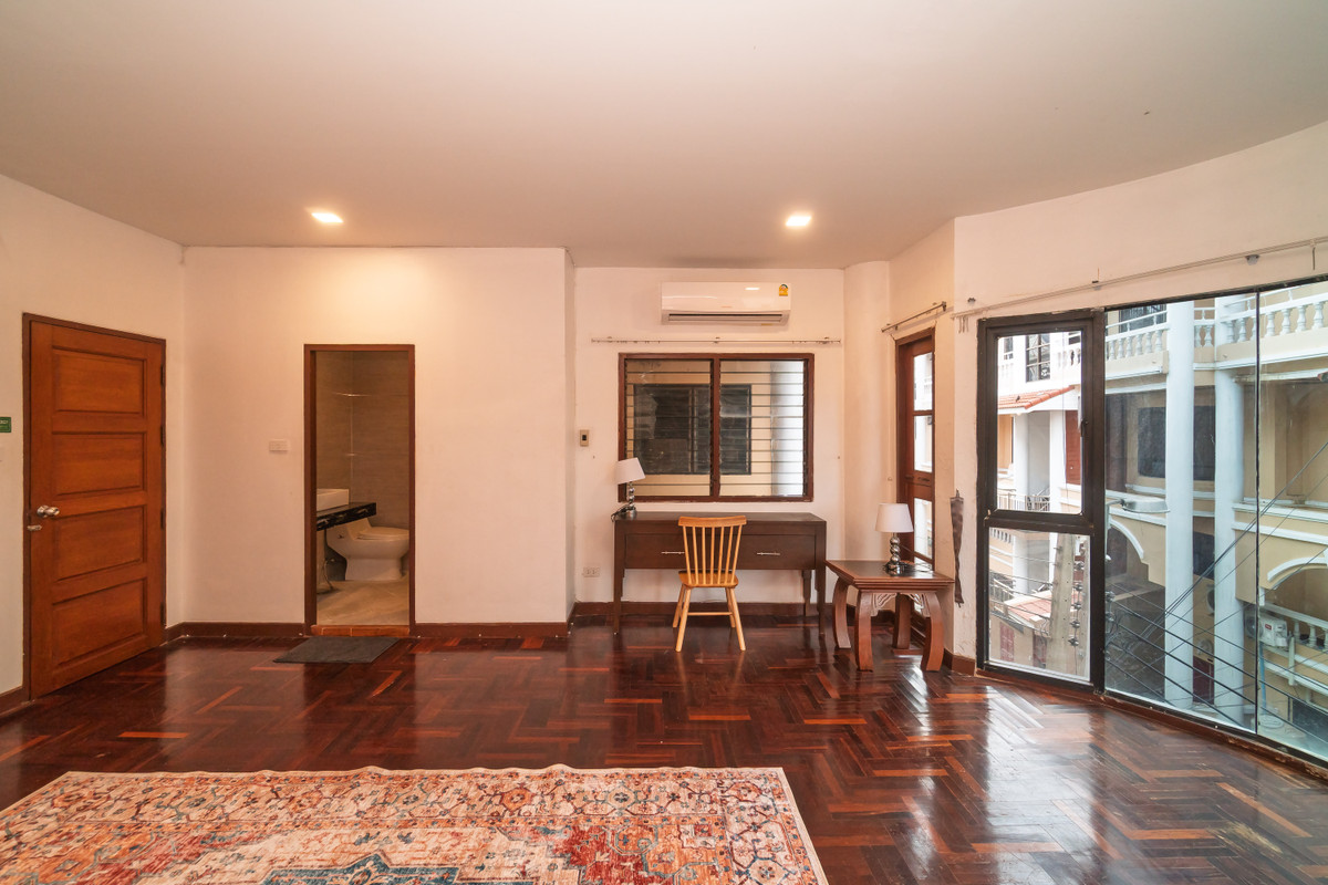 For RentTownhomeSukhumvit, Asoke, Thonglor : Townhome for rent Designed by architect With private rooftop, furniture ready to move in, Soi Thonglor Soi 25