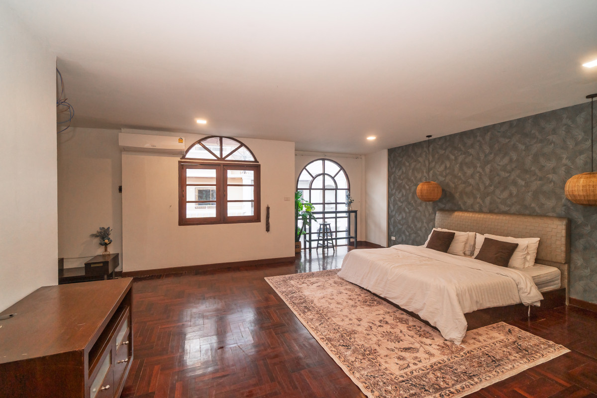 For RentTownhomeSukhumvit, Asoke, Thonglor : Townhome for rent Designed by architect With private rooftop, furniture ready to move in, Soi Thonglor Soi 25