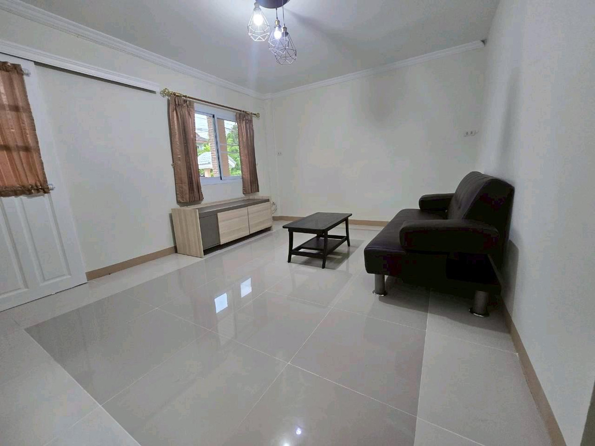 For RentVipawadee, Don Mueang, Lak Si : Room for rent in Don Mueang area, spacious room 50 sq m., very spacious room.