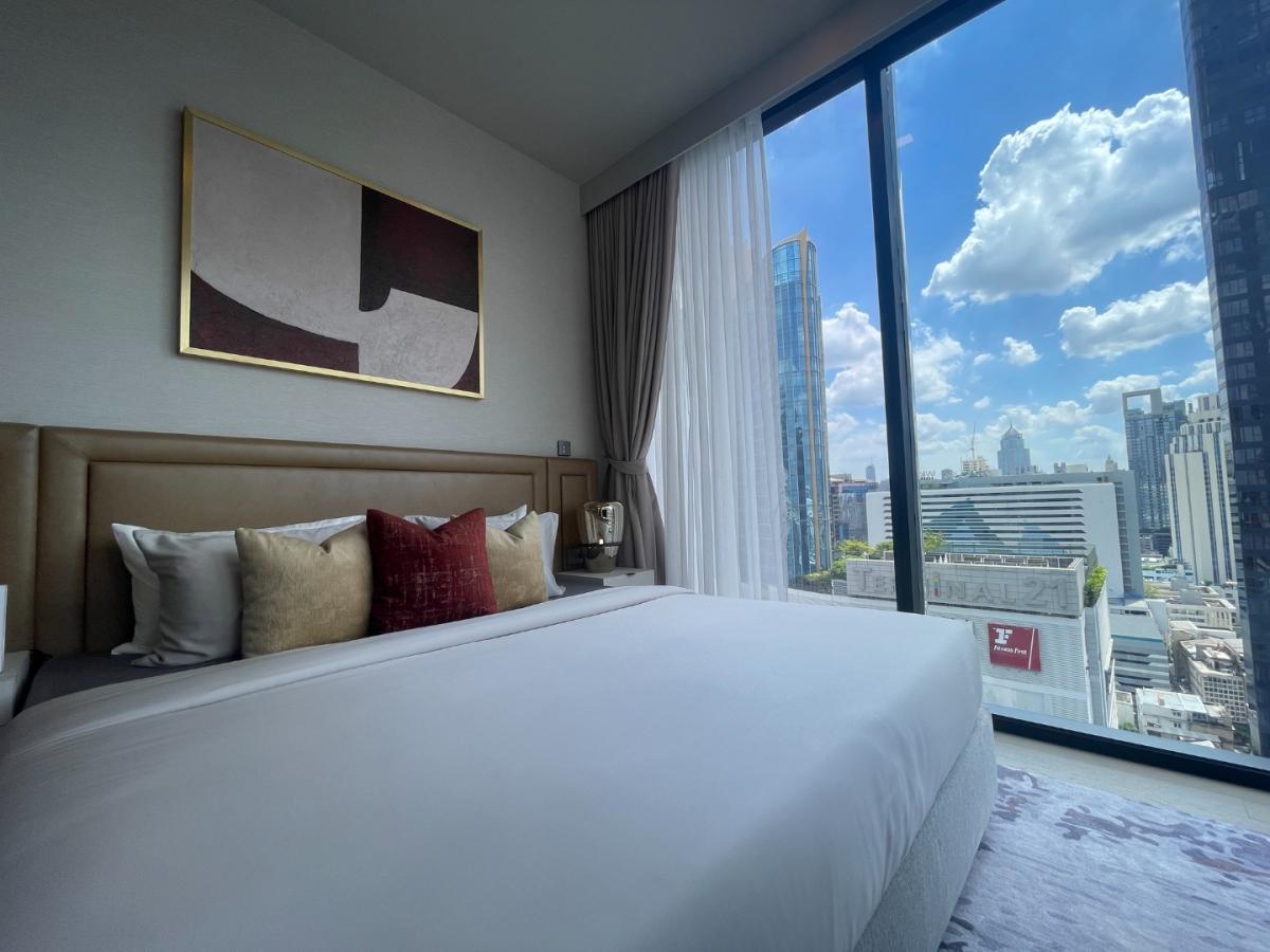 For RentCondoSukhumvit, Asoke, Thonglor : 🔥Urgent for rent🔥 Celeste Asoke, beautifully decorated room with a large balcony, fully furnished, ready to move in, next to MRT Sukhumvit and BTS Asoke.