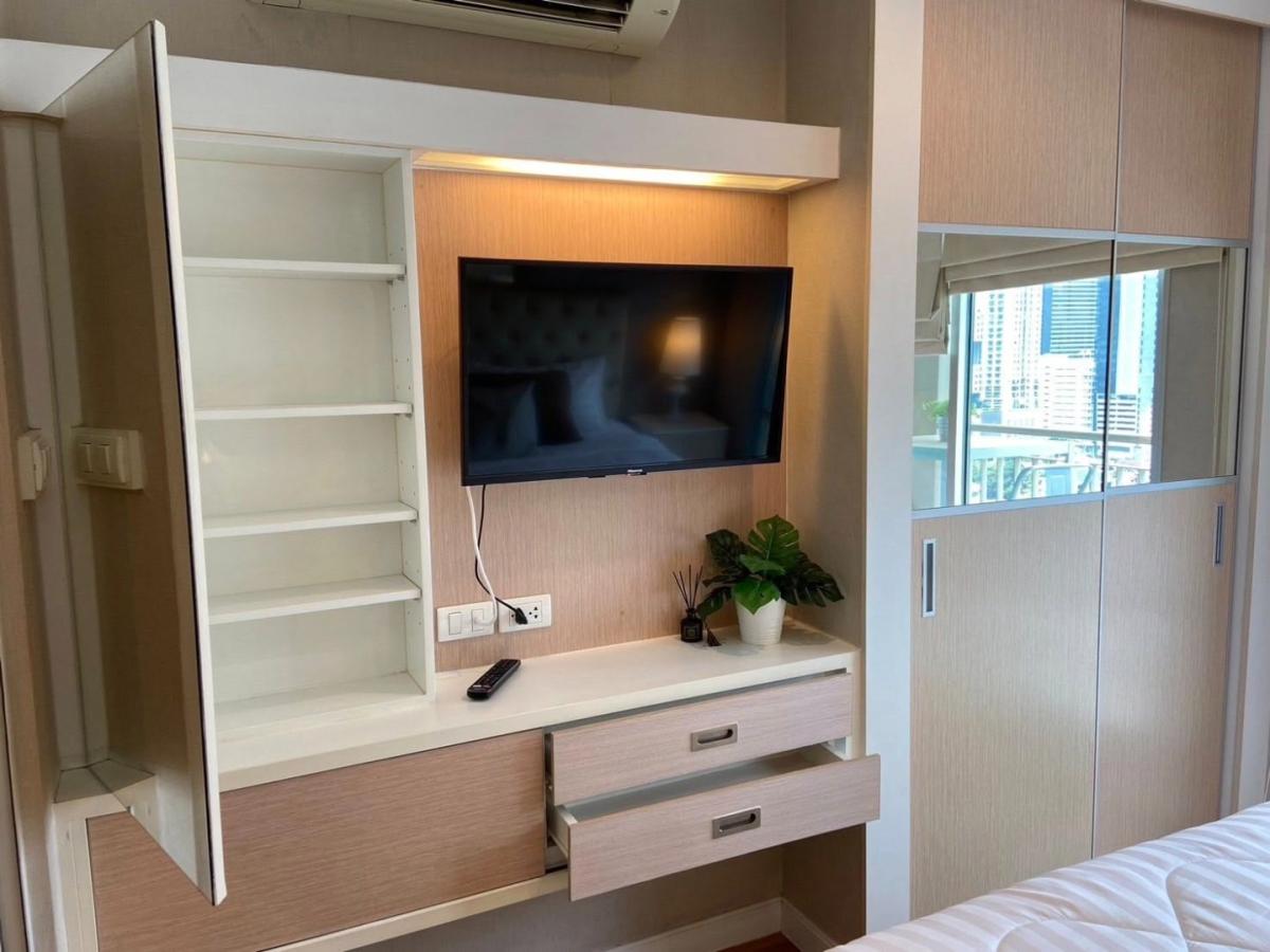 For RentCondoRama9, Petchburi, RCA : 🔥Urgent for rent🔥 Lumpini Place Rama 9-Ratchada, beautifully decorated room, wide balcony, fully furnished, ready to move in immediately.