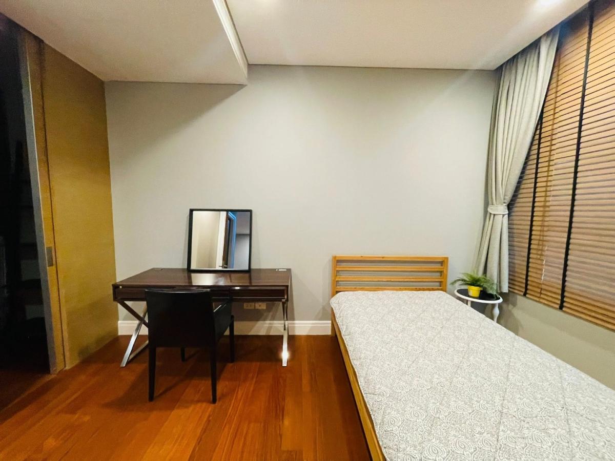 For RentCondoSukhumvit, Asoke, Thonglor : 🔥For urgent rent🔥Bright Sukhumvit 24, spacious 2-bedroom unit, fully furnished, ready to move in, near BTS Phrom Phong