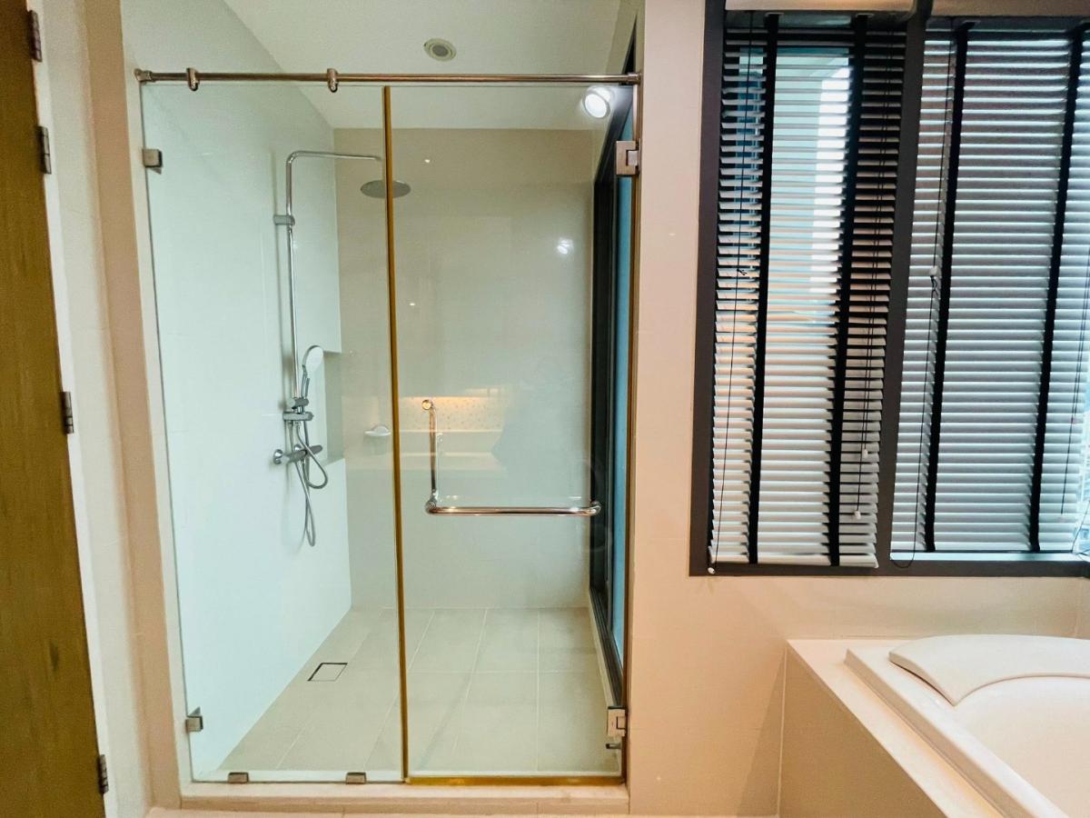For RentCondoSukhumvit, Asoke, Thonglor : 🔥For urgent rent🔥Bright Sukhumvit 24, spacious 2-bedroom unit, fully furnished, ready to move in, near BTS Phrom Phong