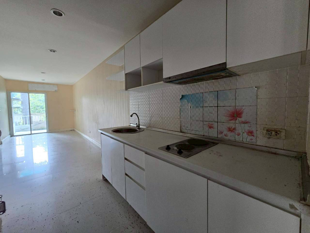 For SaleCondoThaphra, Talat Phlu, Wutthakat : 𝗠𝗲𝘁𝗿𝗼 𝗣𝗮𝗿𝗸 𝗦𝗮𝘁𝗵𝗼𝗿𝗻 𝟯-𝟮 (Metro Park Sathorn 𝟯-𝟮) big room, cheap price. This room is home-filled. There is space on the side. Price is only 𝟭,𝟰𝟲𝟱,𝟬𝟬𝟬 baht.