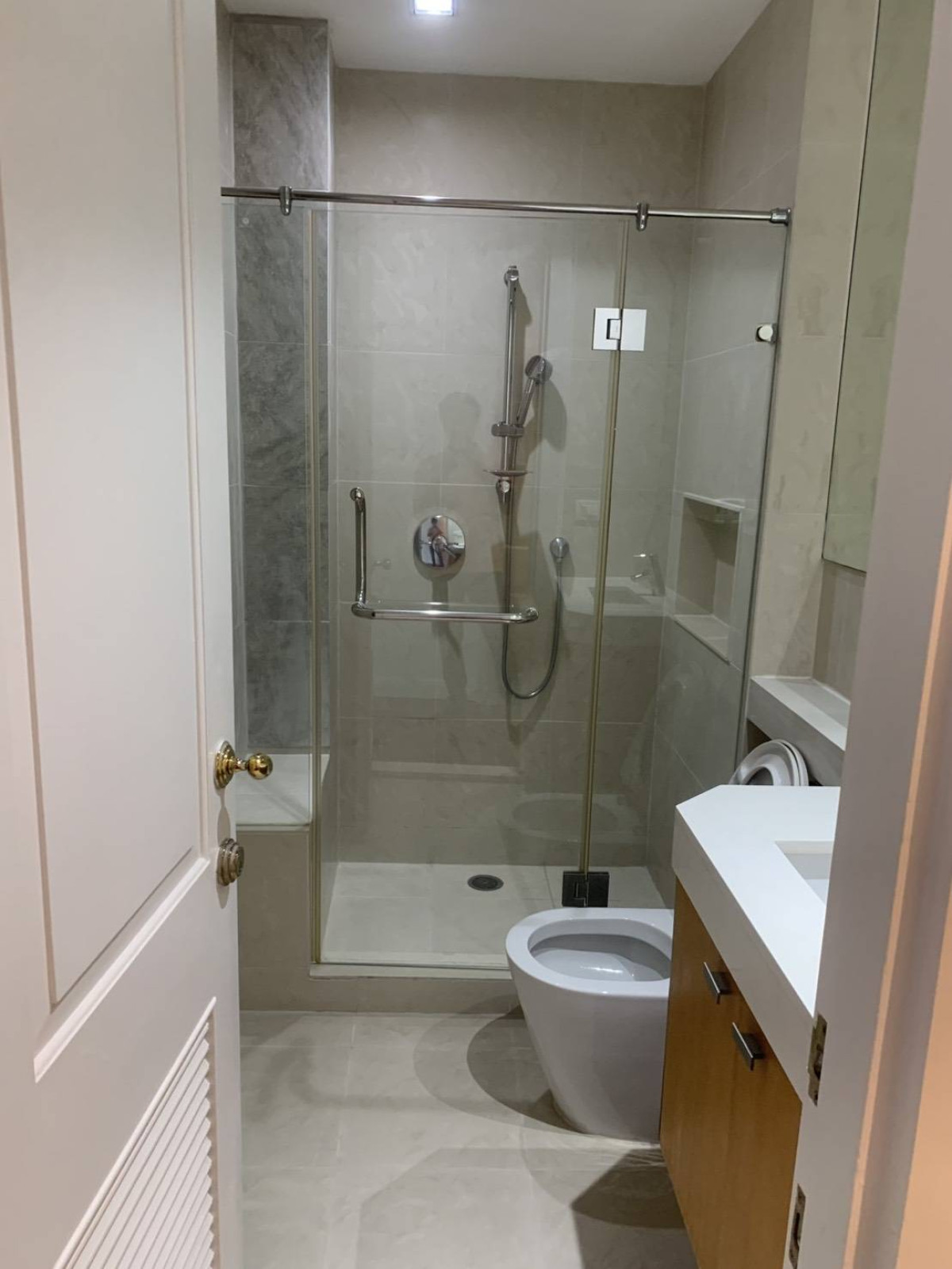 ขายคอนโดวิทยุ ชิดลม หลังสวน : ขายคอนโด  แอทธินี เรสซิเดนซ์ BTS-เพลินจิต ลุมพินี เขต ปทุมวัน กรุงเทพ  CX-143767