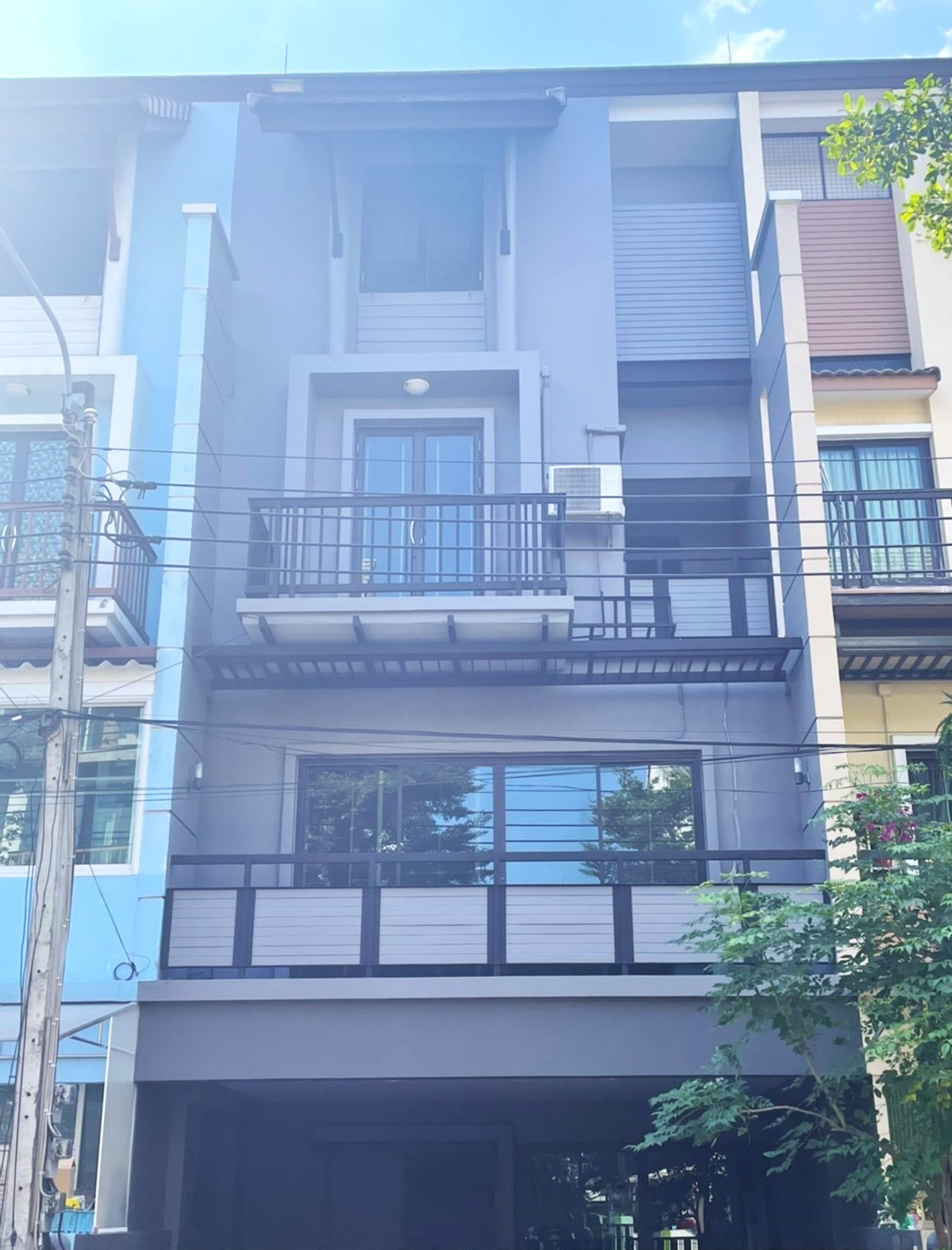 For RentTownhomeRatchadapisek, Huaikwang, Suttisan : HK0021♛Townhome for rent, 3 bedrooms⚝Townhome Ratchada-Suthisan♜MRT Sutthisan∞099-5919653,065-9423251▚Line@sureresidence