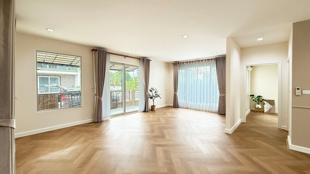 ขายบ้านพัฒนาการ ศรีนครินทร์ : รีโนเวทใหม่ พร้อมอยู่ ✨ บ้านเดี่ยว โกลเด้น วิลเลจ อ่อนนุช - พัฒนาการ / 4 ห้องนอน (ขาย), Golden Village Onnut - Pattanakarn / Detached House 4 Bedrooms (FOR SALE) POON064