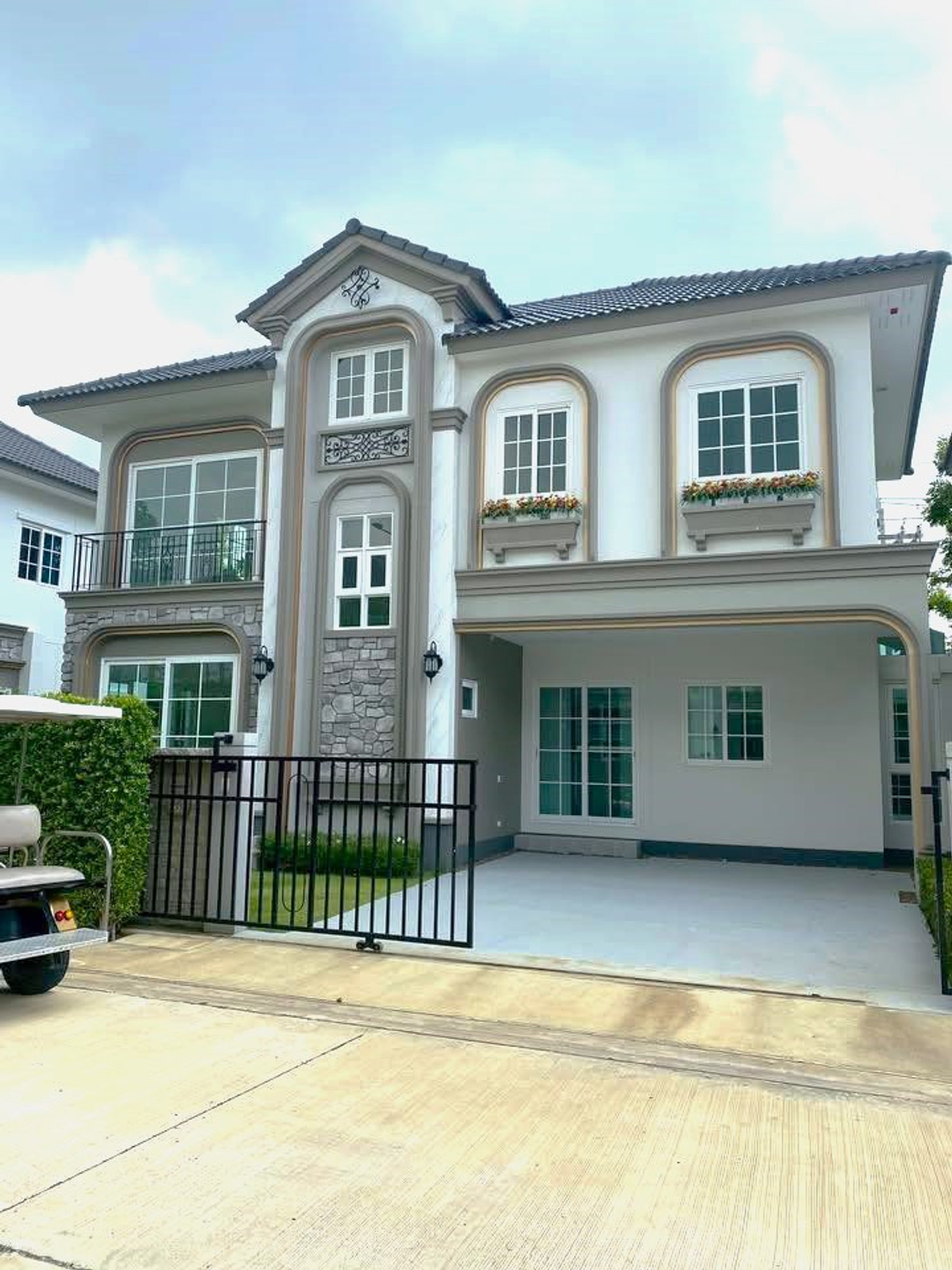 ให้เช่าสมุทรปราการ สำโรง : RH112325 ให้เช่าบ้านแฝด แกรนดิโอ บางนา กม.5 (Grandio Bangna KM.5)