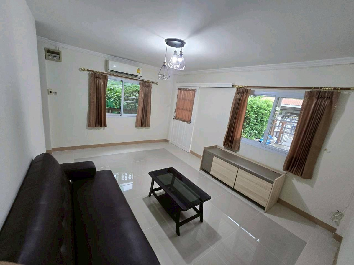 For RentVipawadee, Don Mueang, Lak Si : Room for rent in Don Mueang area, spacious room 50 sq m., very spacious room.