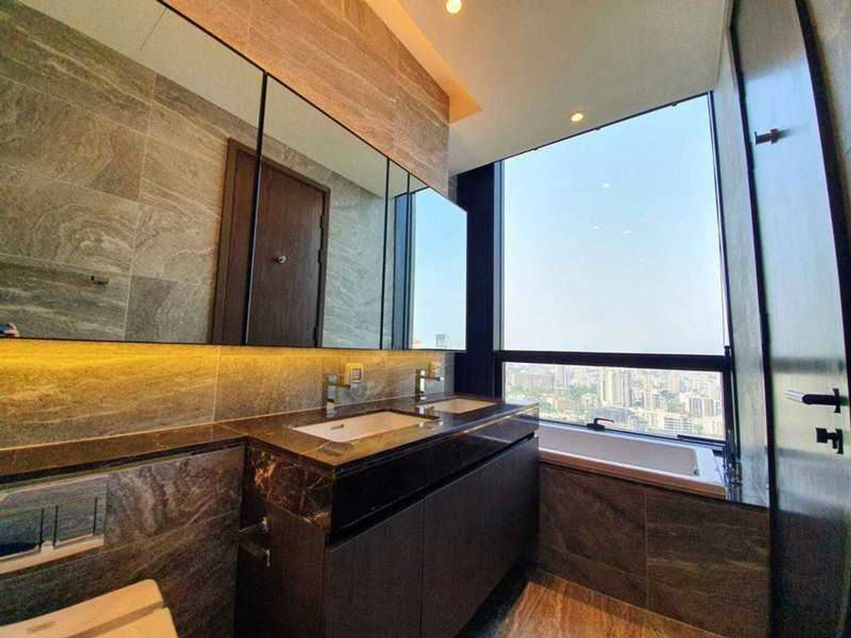 For RentCondoSukhumvit, Asoke, Thonglor : Luxury condo at The Esse Sukhumvit 36, convenient travel, close to BTS, shuttle available, beautiful room, fully furnished, ready to move in!!