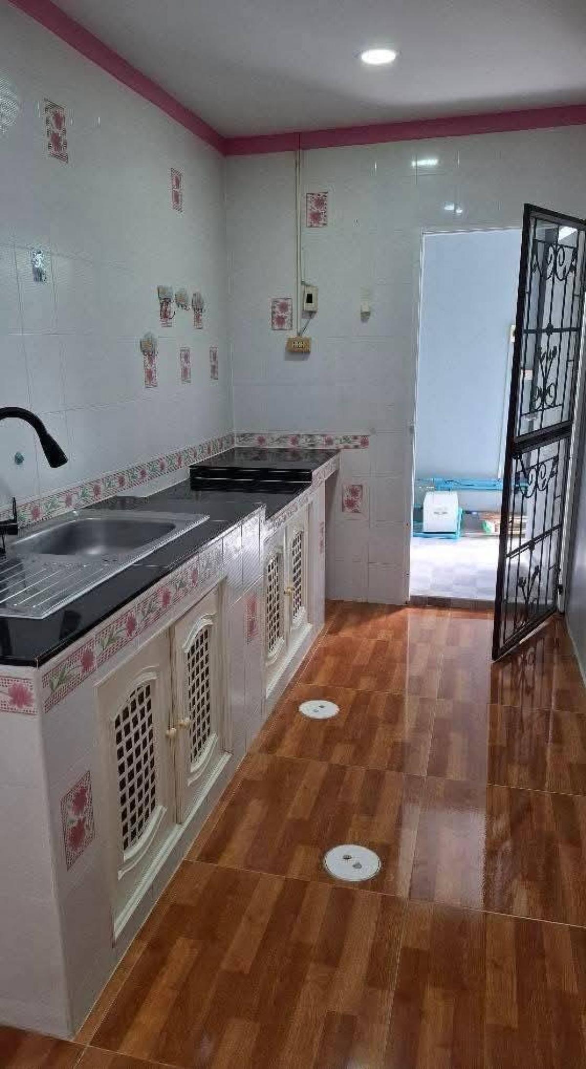 For SaleTownhomePathum Thani,Rangsit, Thammasat : For Sale Townhouse/Townhome  , Baan Pruksa 20 Lam Luk Ka Khlong 2 , corner unit , Khu Khot , Mueang Pathum Thani , Pathum Thani , CX-137180