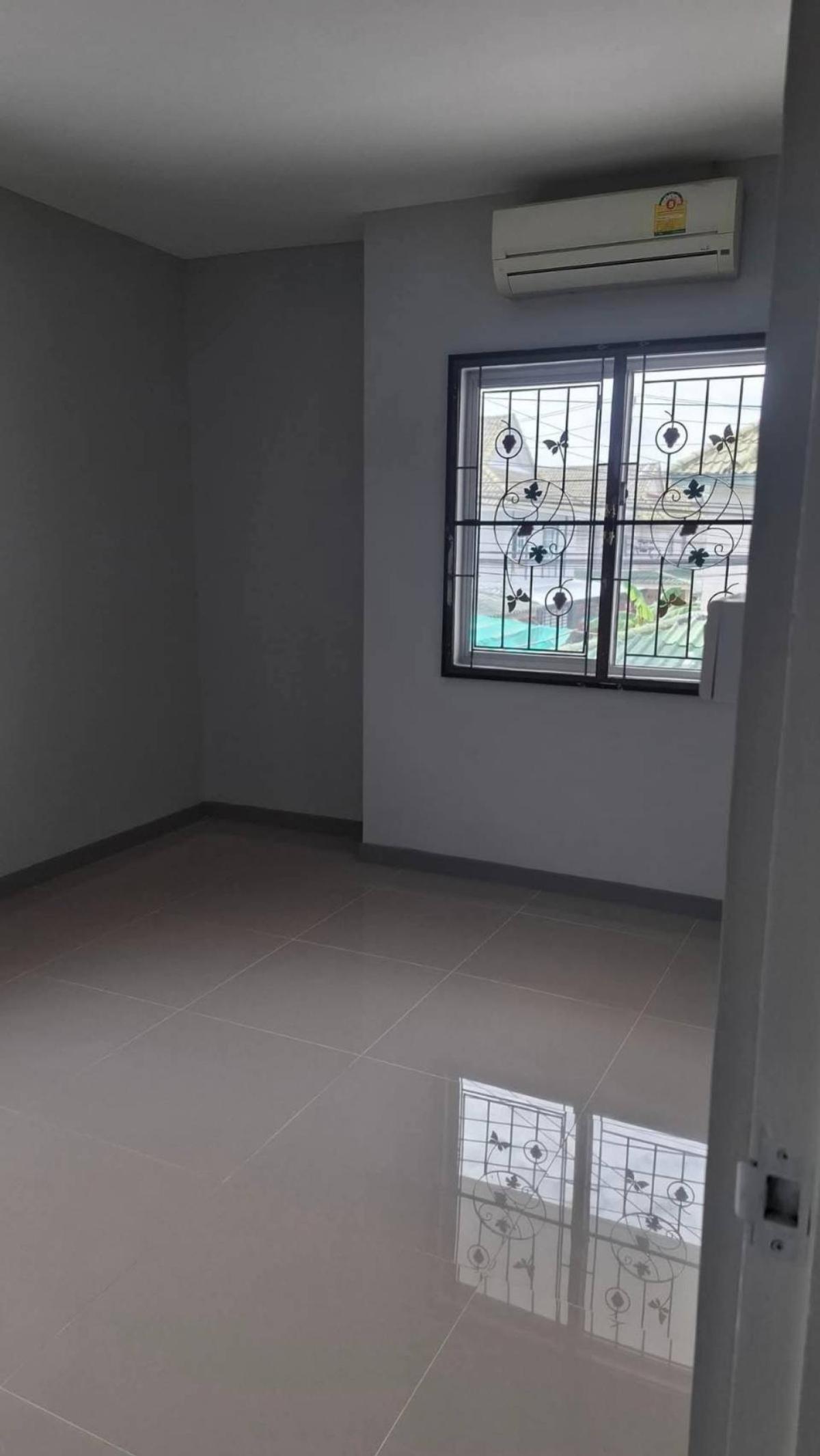 For SaleTownhomePathum Thani,Rangsit, Thammasat : For Sale Townhouse/Townhome  , Baan Pruksa 20 Lam Luk Ka Khlong 2 , corner unit , Khu Khot , Mueang Pathum Thani , Pathum Thani , CX-137180