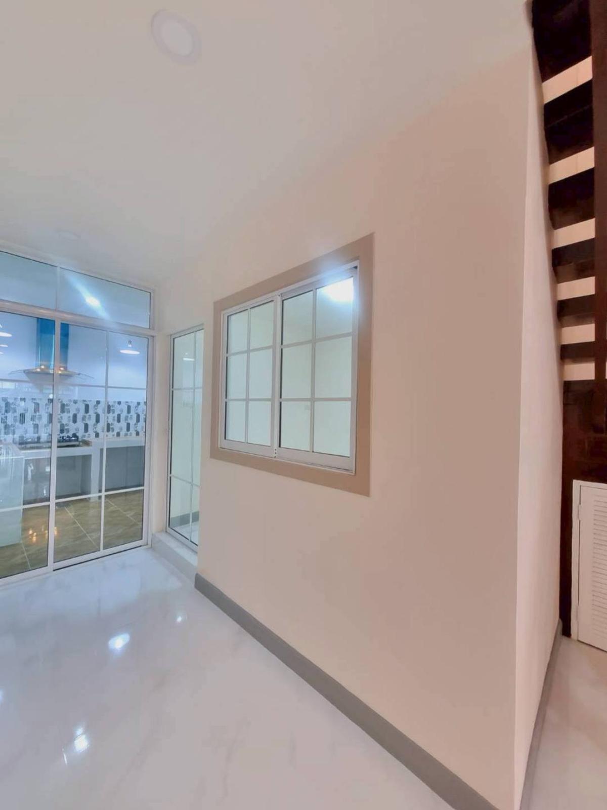 ขายทาวน์โฮมนนทบุรี บางใหญ่ บางบัวทอง : ขายทาวน์เฮ้าส์/ทาวน์โฮม  ดิเอมเมอรัลด์ พาร์ค 3 รีโนเวทใหม่ บางพลับ ปากเกร็ด นนทบุรี CX-137512