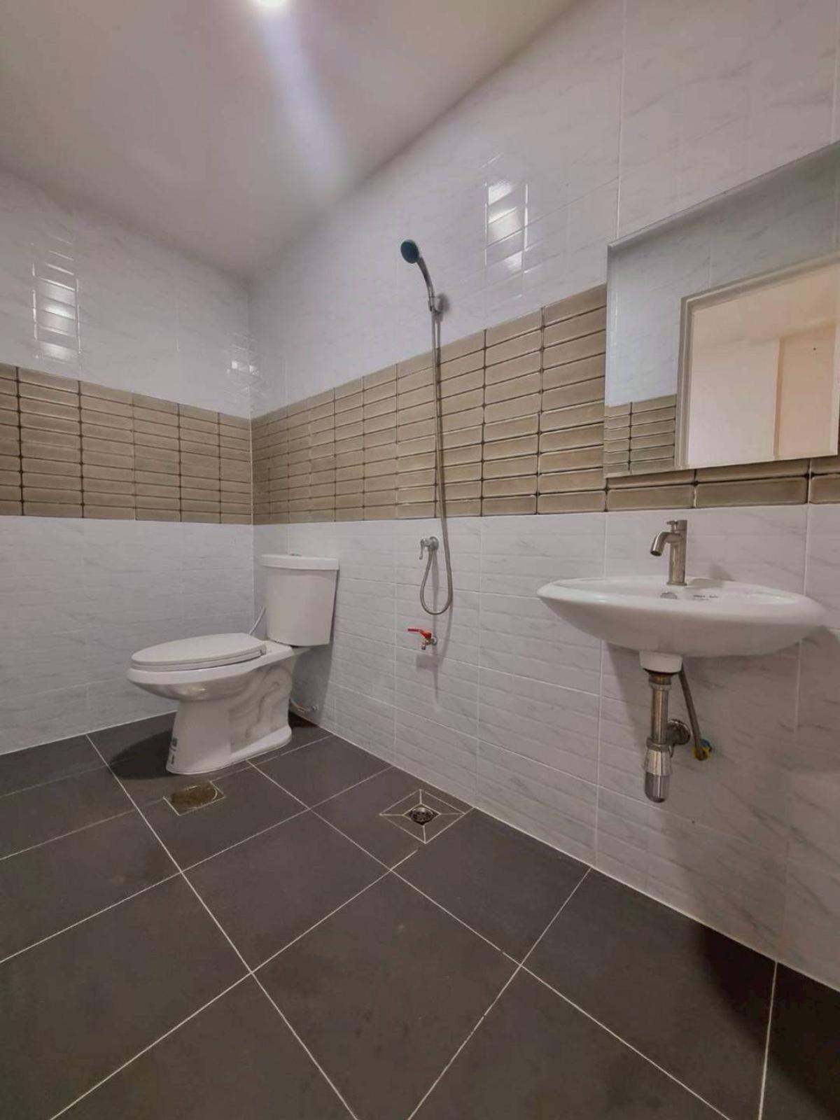 ขายทาวน์โฮมนนทบุรี บางใหญ่ บางบัวทอง : ขายทาวน์เฮ้าส์/ทาวน์โฮม  ดิเอมเมอรัลด์ พาร์ค 3 รีโนเวทใหม่ บางพลับ ปากเกร็ด นนทบุรี CX-137512