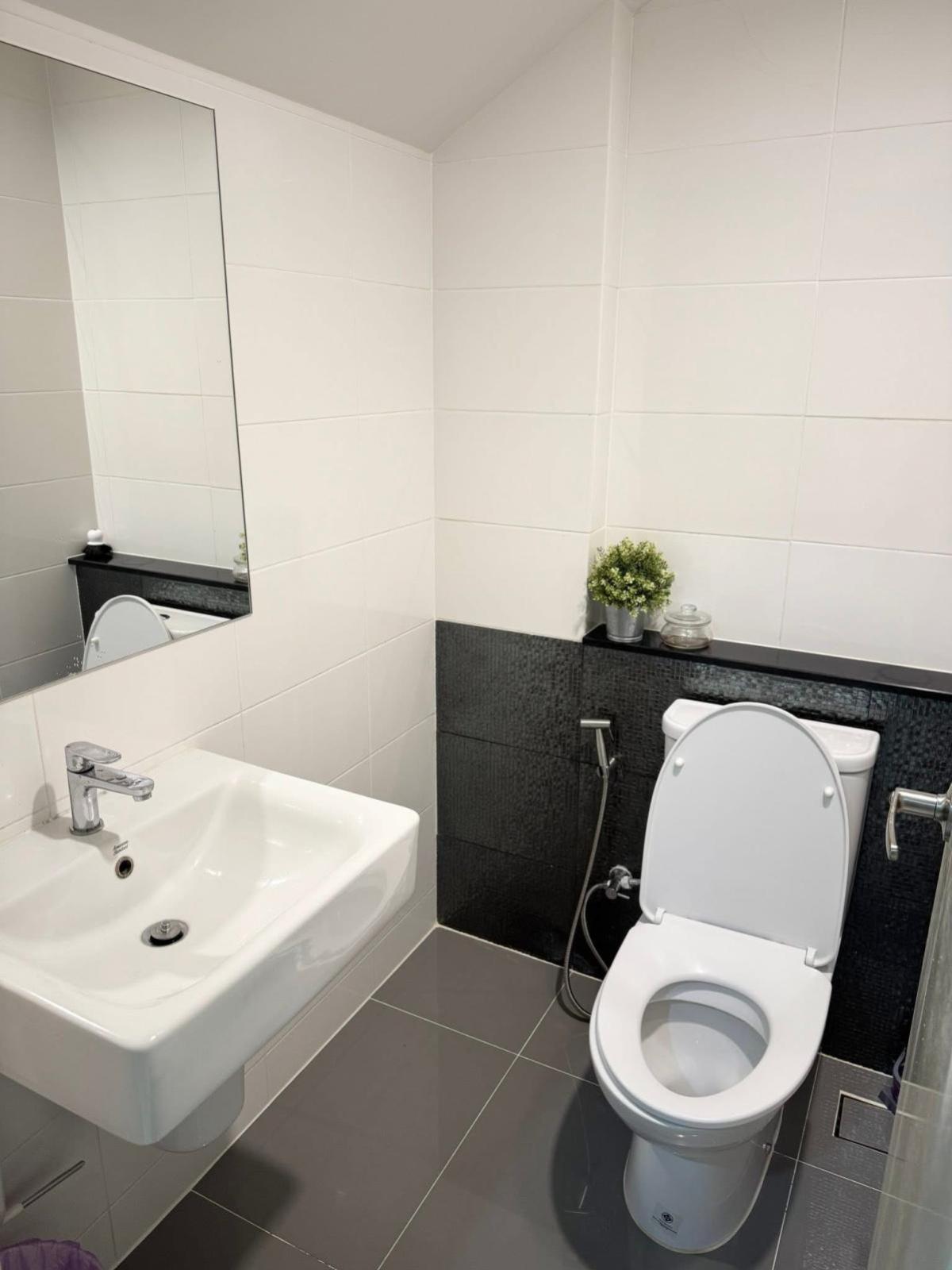 ขายทาวน์โฮมเสรีไทย-นิด้า : ขายทาวน์เฮ้าส์/ทาวน์โฮม  บ้านกลางเมือง ลาดพร้าว - เสรีไทย คันนายาว เขต คันนายาว กรุงเทพ CX-137186