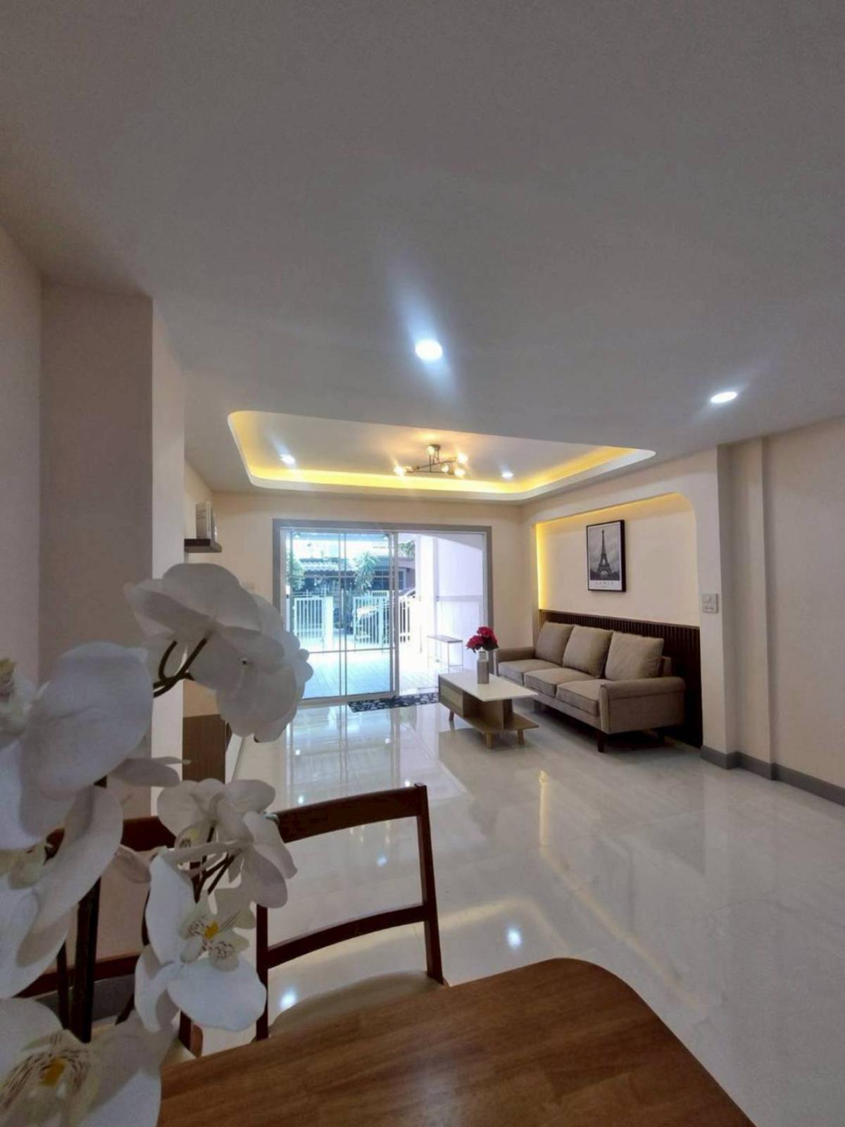 ขายทาวน์โฮมนนทบุรี บางใหญ่ บางบัวทอง : ขายทาวน์เฮ้าส์/ทาวน์โฮม นันทิชา 4 รีโนเวทใหม่ ไทรน้อย ไทรน้อย นนทบุรี CX-137526