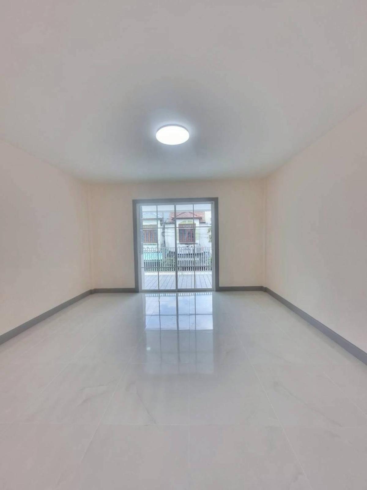 ขายทาวน์โฮมนนทบุรี บางใหญ่ บางบัวทอง : ขายทาวน์เฮ้าส์/ทาวน์โฮม นันทิชา 4 รีโนเวทใหม่ ไทรน้อย ไทรน้อย นนทบุรี CX-137526