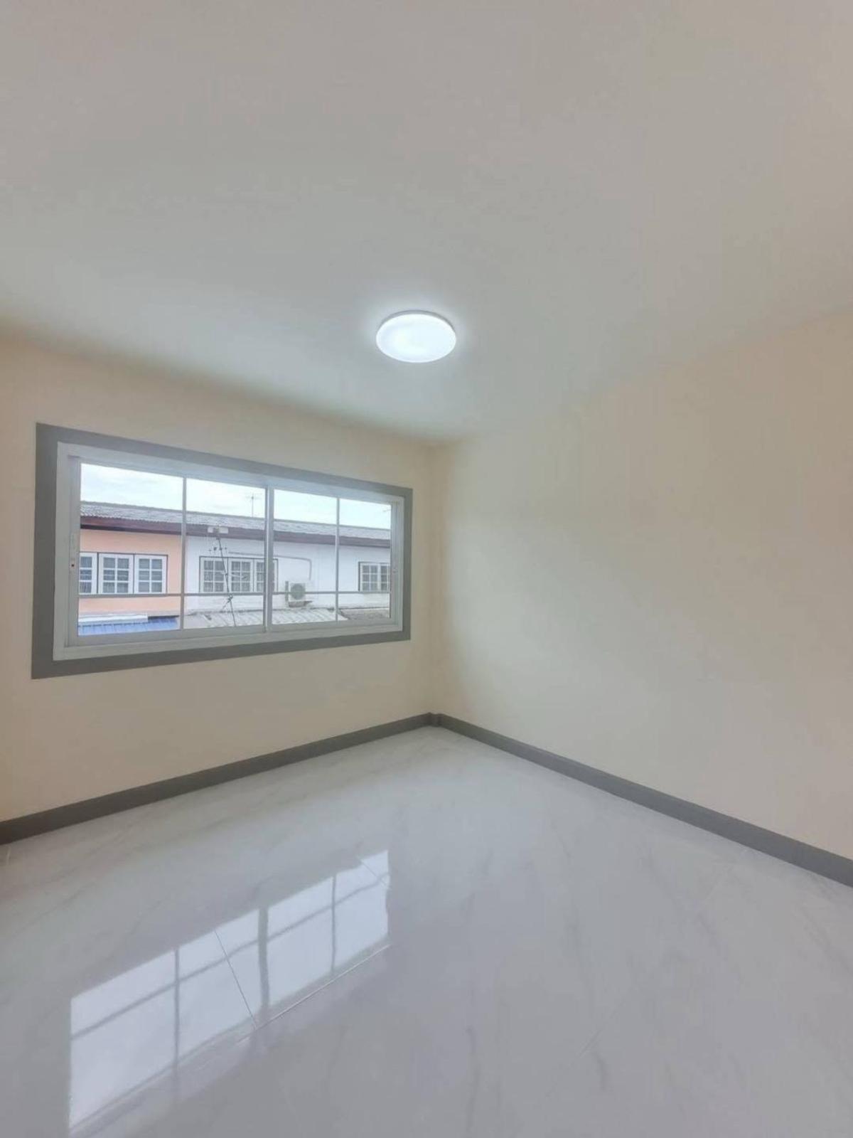 ขายทาวน์โฮมนนทบุรี บางใหญ่ บางบัวทอง : ขายทาวน์เฮ้าส์/ทาวน์โฮม  บ้าน บัวทองแลนด์ บางกรวย - ไทรน้อย รีโนเวทใหม่ MRT-สามแยกบางใหญ่ บางบัวทอง บางบัวทอง นนทบุรี CX-136700