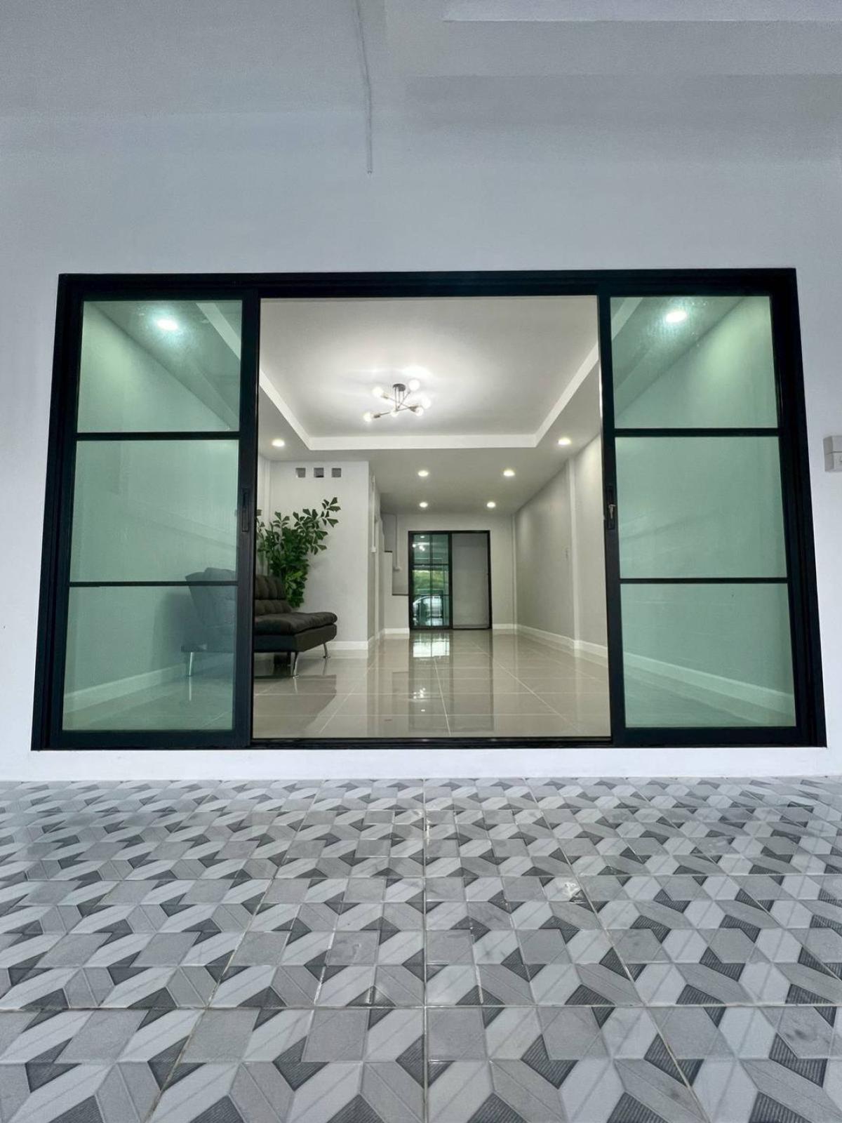 ขายทาวน์โฮมนนทบุรี บางใหญ่ บางบัวทอง : ขายทาวน์เฮ้าส์/ทาวน์โฮม  บ้านบุษกร-รัตติยา รีโนเวทใหม่ MRT-คลองบางไผ่ บางบัวทอง บางบัวทอง นนทบุรี CX-136949