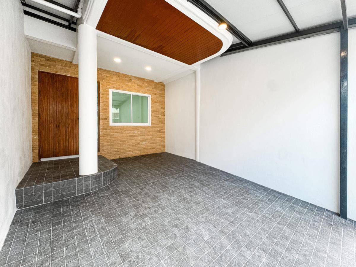 ขายทาวน์โฮมโชคชัย4 ลาดพร้าว71 : ขายทาวน์โฮม ลาดพร้าว 71 รีโนเวทใหม่ 3.39 ล้าน ห่าง MRT 900 เมตร วังทองหลาง เขต วังทองหลาง กรุงเทพ CX-137062