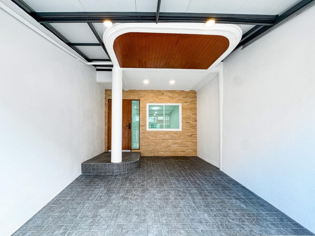 ขายทาวน์โฮมโชคชัย4 ลาดพร้าว71 : ขายทาวน์โฮม ลาดพร้าว 71 รีโนเวทใหม่ 3.39 ล้าน ห่าง MRT 900 เมตร วังทองหลาง เขต วังทองหลาง กรุงเทพ CX-137062