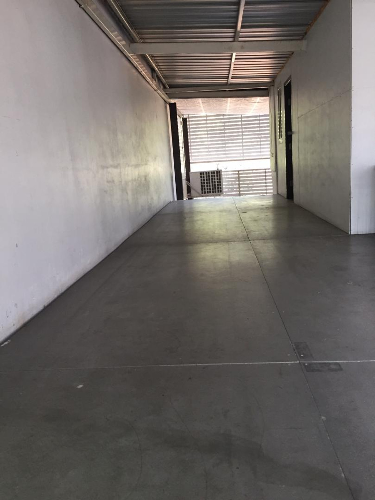 For RentHouseRama 2, Bang Khun Thian : For rent, detached house/office building, 3 floors, newly renovated, total usable area 780 sq m., land 73.6 sq m., 6 rooms, 4 bathrooms, near Central Rama 2.