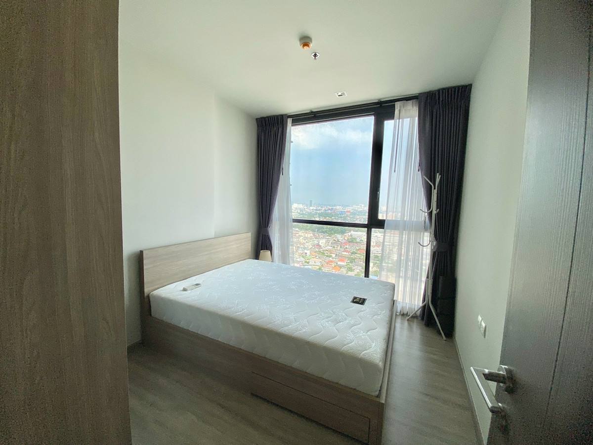 ให้เช่าคอนโดบางซื่อ วงศ์สว่าง เตาปูน : 📍โครงการ : The Line Wongsawang 
🚝 ใกล้ : MRT วงศ์สว่าง 100 เมตร
💵 ราคาเช่า : 12,000 บาท / เดือน