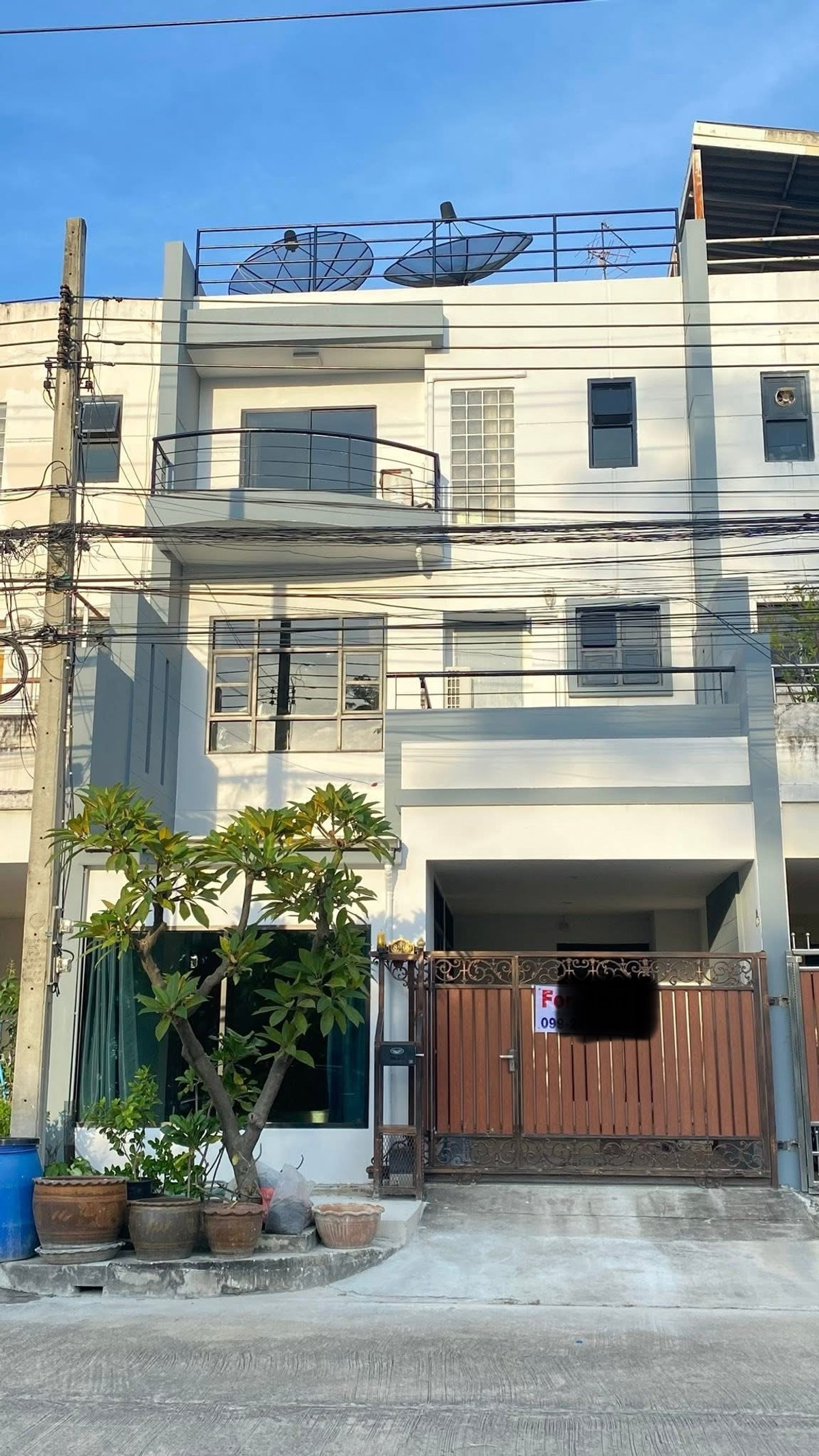 For RentShop HouseBangna, Bearing, Lasalle : Home Office can register for Prime Place Project, Soi Lasalle 77. If interested, contact 082-3223695.