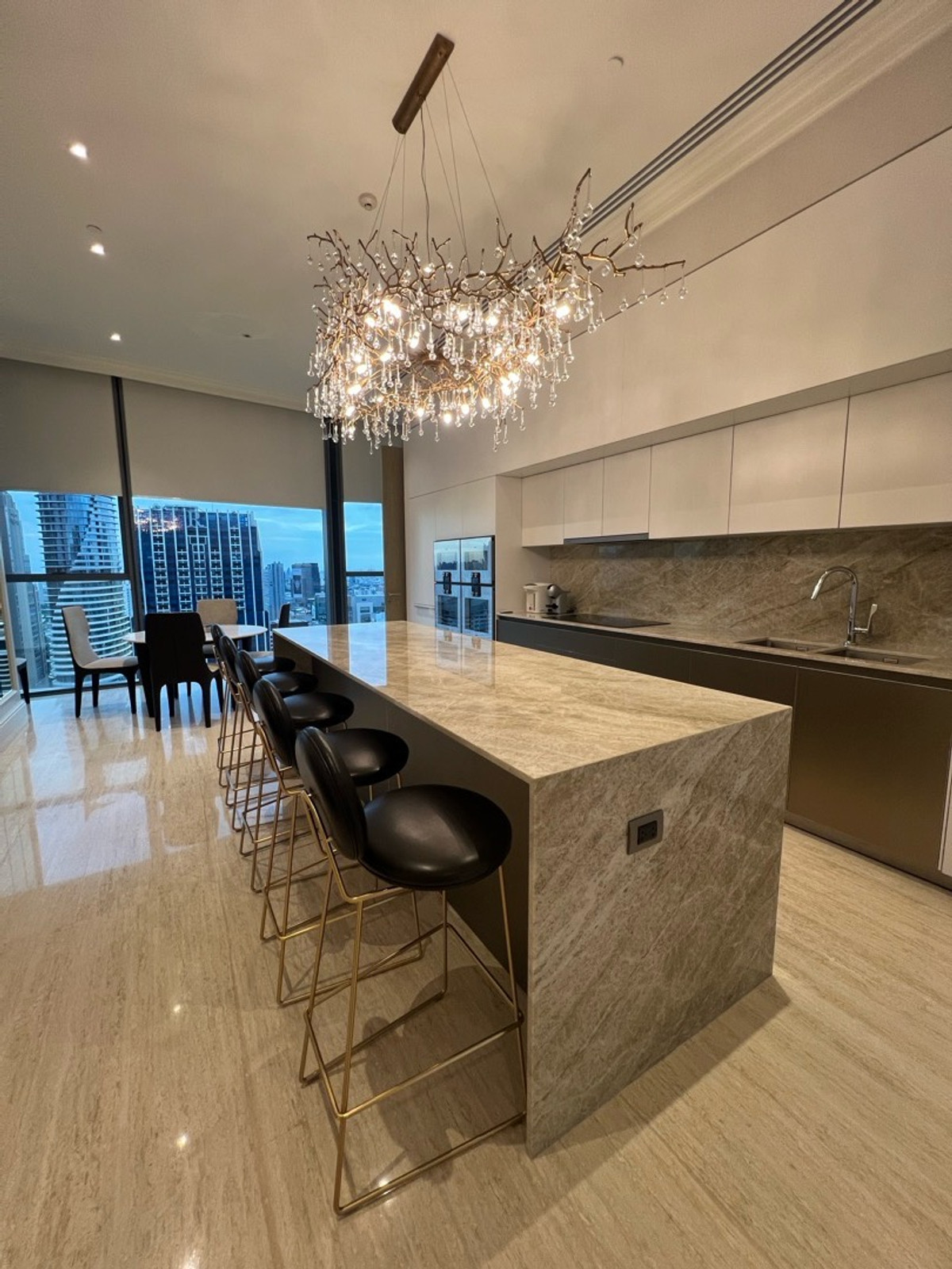 ขายคอนโดวิทยุ ชิดลม หลังสวน : penthouse scope langsuan for sell !!