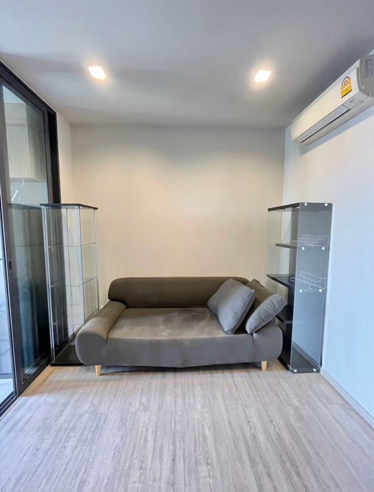 ให้เช่าคอนโดบางซื่อ วงศ์สว่าง เตาปูน : 📍โครงการ : The Line Wongsawang 
🚝 ใกล้ : MRT วงศ์สว่าง 100 เมตร
💵 ราคาเช่า : 12,000 บาท / เดือน