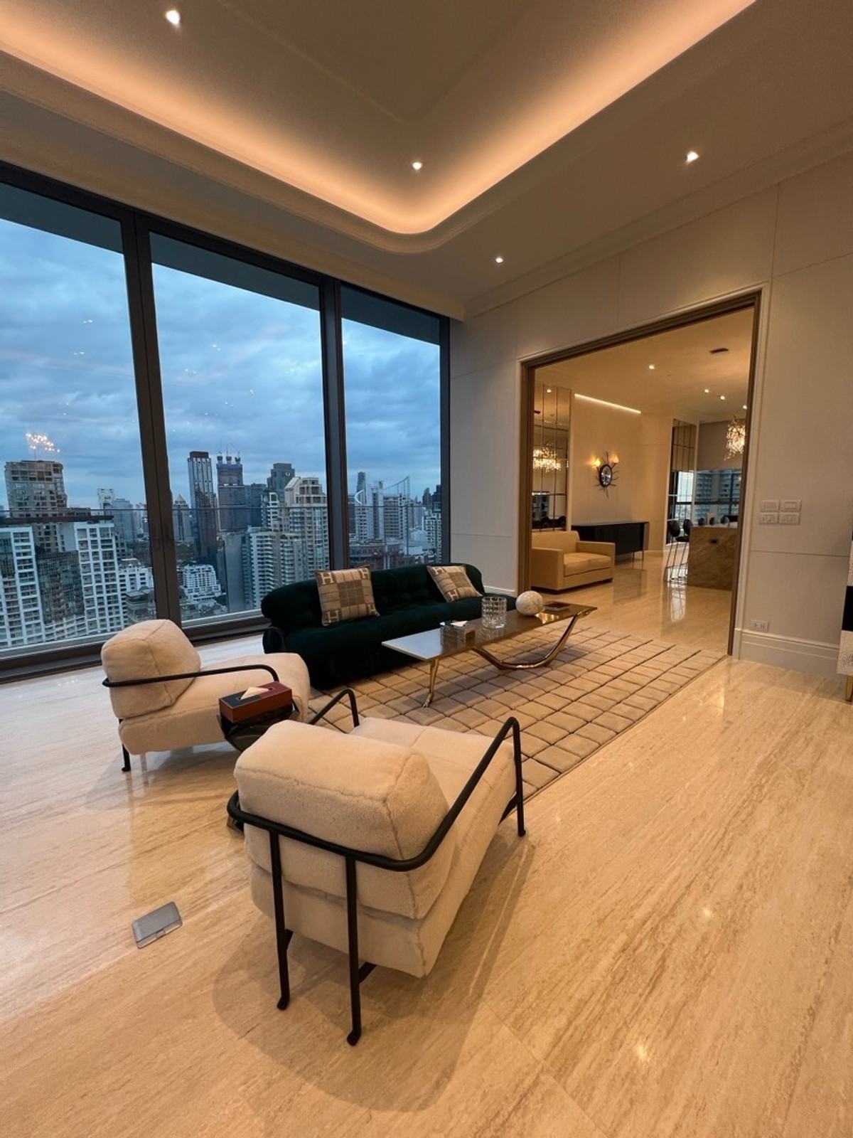 ขายคอนโดวิทยุ ชิดลม หลังสวน : penthouse scope langsuan for sell !!