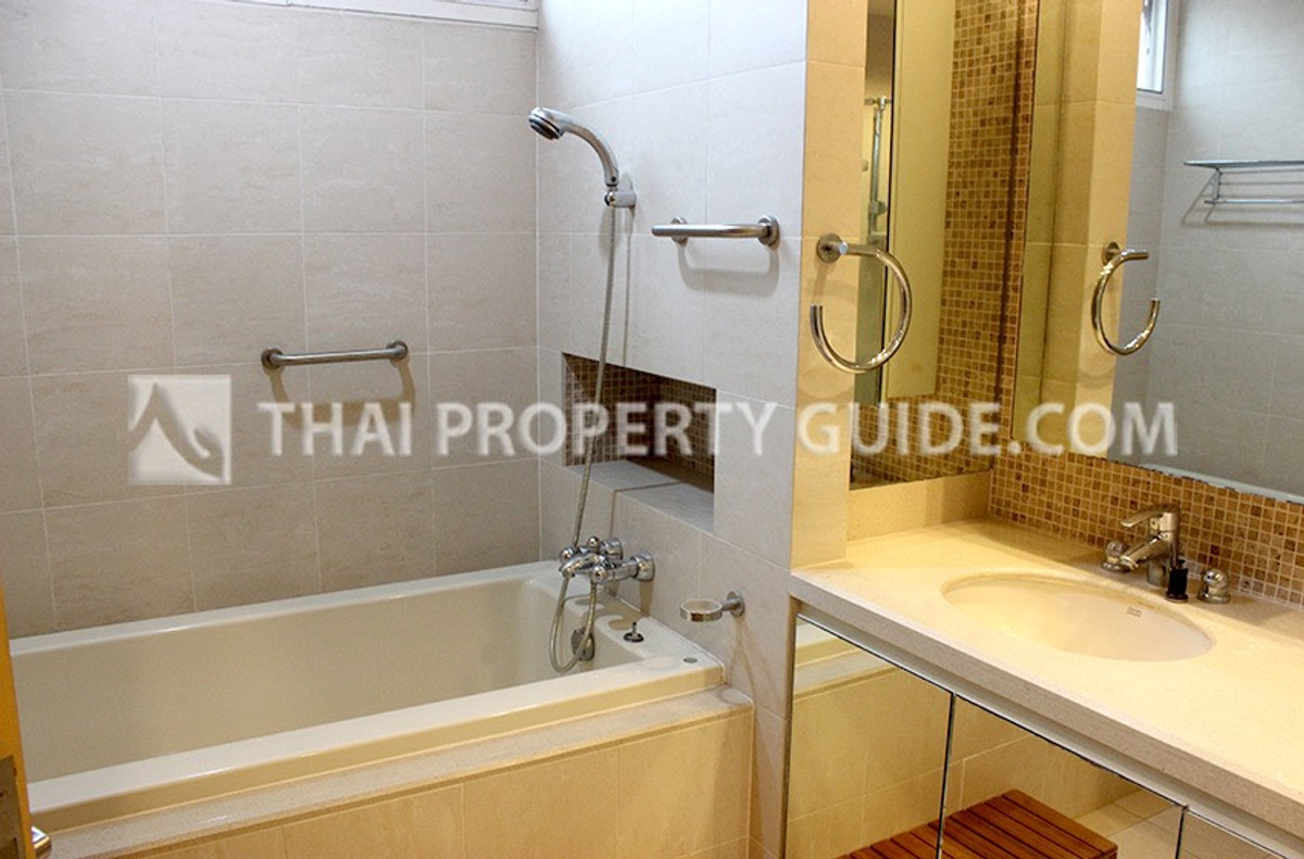 For RentCondoSilom, Saladaeng, Bangrak : For Rent Condo The Royal Saladaeng fully furnished (S15-21587) 