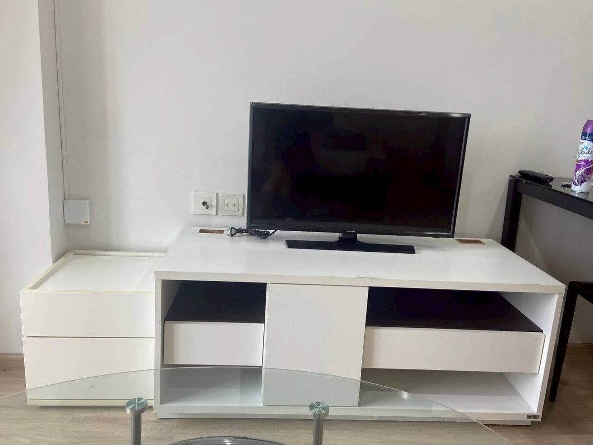 For RentCondoRatchathewi,Phayathai : Ideo Q Ratchathewi【𝐒𝐄𝐋𝐋 & 𝐑𝐄𝐍𝐓】🔥A modern, cool room with dark brown-white furniture makes the entire room look sharp, luxurious, and instantly more dimensional.🔥 Contact Line ID: @hacondo