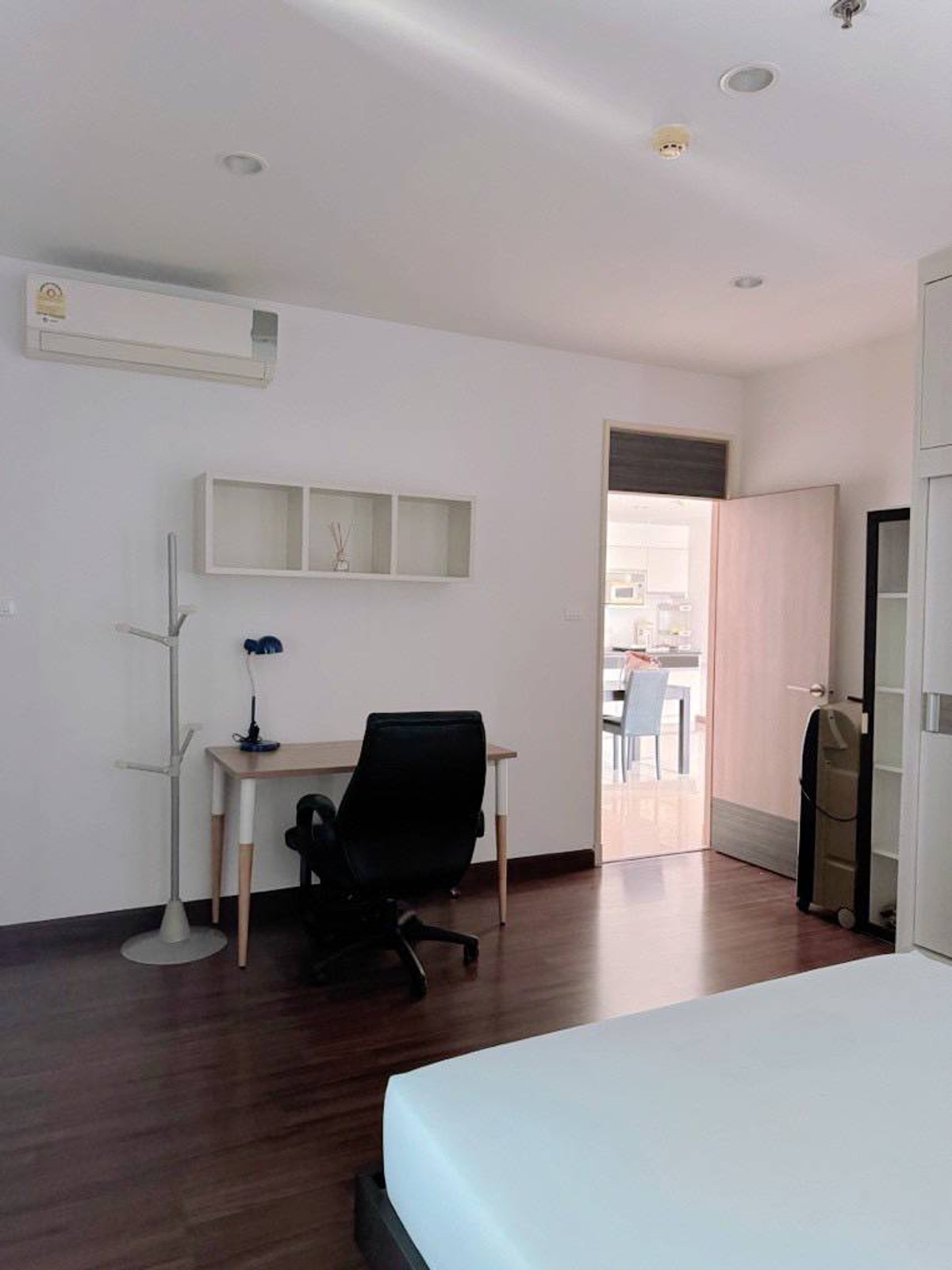 For RentCondoRatchathewi,Phayathai : Supalai Premier Ratchathewi【𝐑𝐄𝐍𝐓】🔥Decorate in a modern, luxurious style, arranged in an orderly manner, giving a simple, expensive feel like an adult who likes order🔥 Contact Line ID: @hacondo