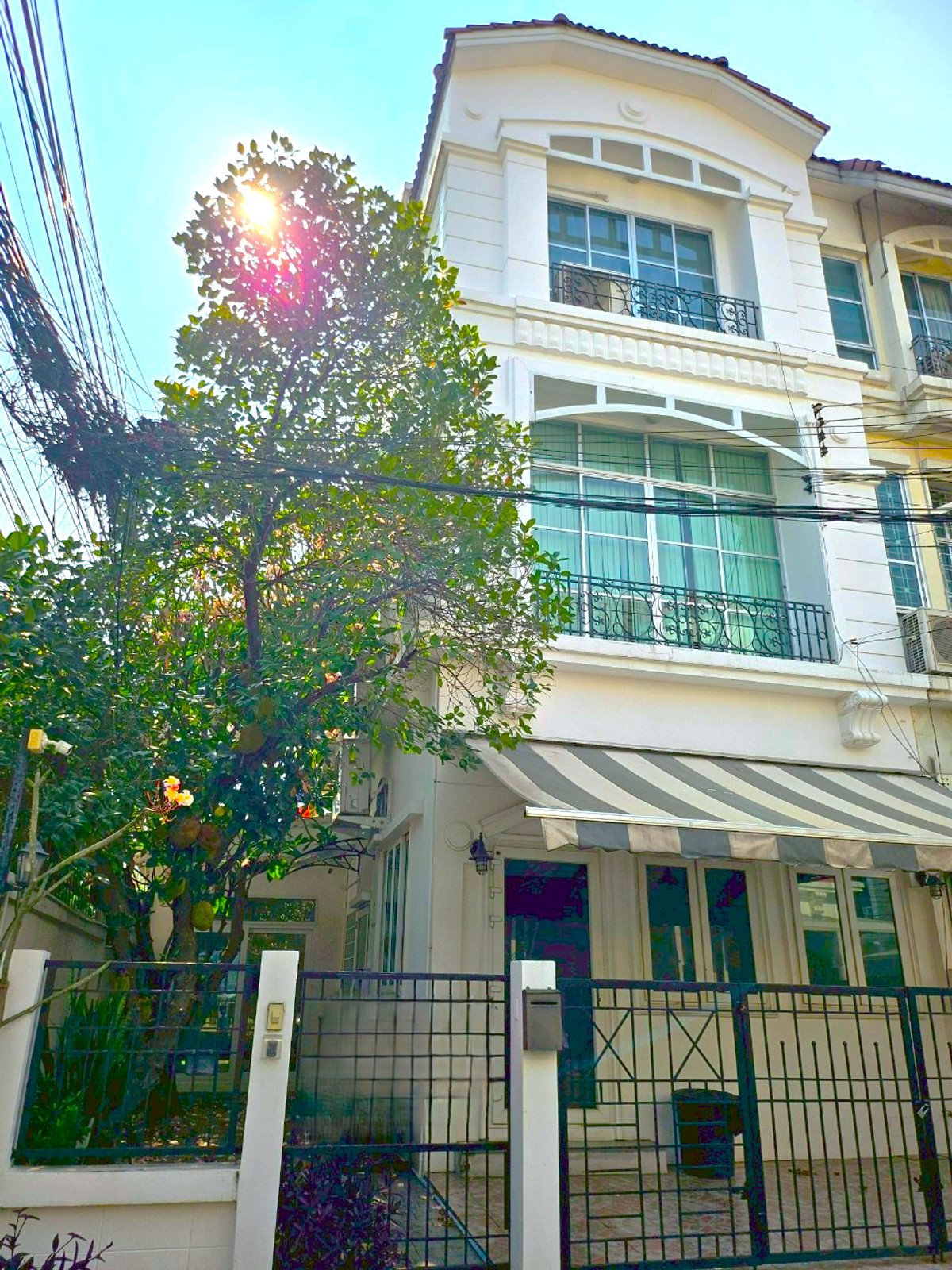 ให้เช่าโฮมออฟฟิศโชคชัย4 ลาดพร้าว71 : H0779♛ให้เช่าโฮมออฟฟิศจดบริษัทได้ 3 ห้องนอน⚝ลาดพร้าว-โชคชัย4♜MRTโชคชัย4∞099-5919653,065-9423251▚Line@sureresidence