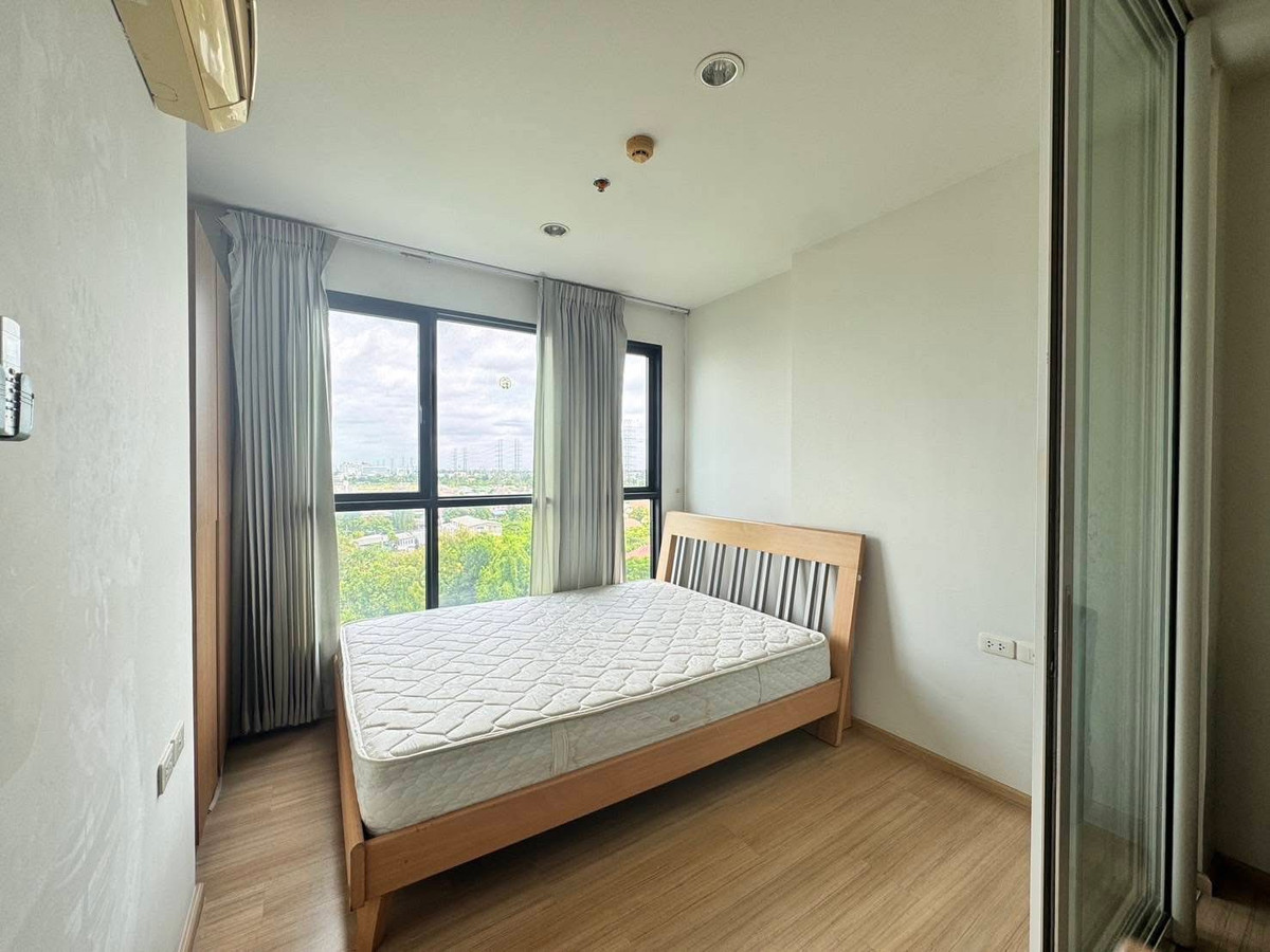 For RentCondoChaengwatana, Muangthong : ME2500126 Condo with a good price like this, The Base Chaengwattana, doesnt come often. Hurry and reserve it before its full.