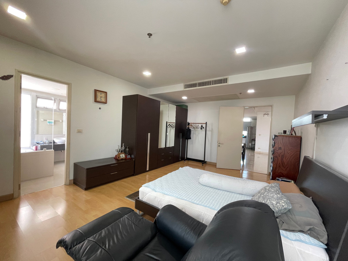 For SaleCondoSukhumvit, Asoke, Thonglor : For Sale Nusasiri grand condo 3 bedroom best price best location 