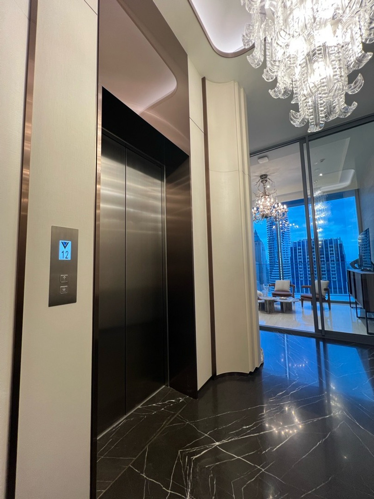 ขายคอนโดวิทยุ ชิดลม หลังสวน : penthouse scope langsuan for sell !!