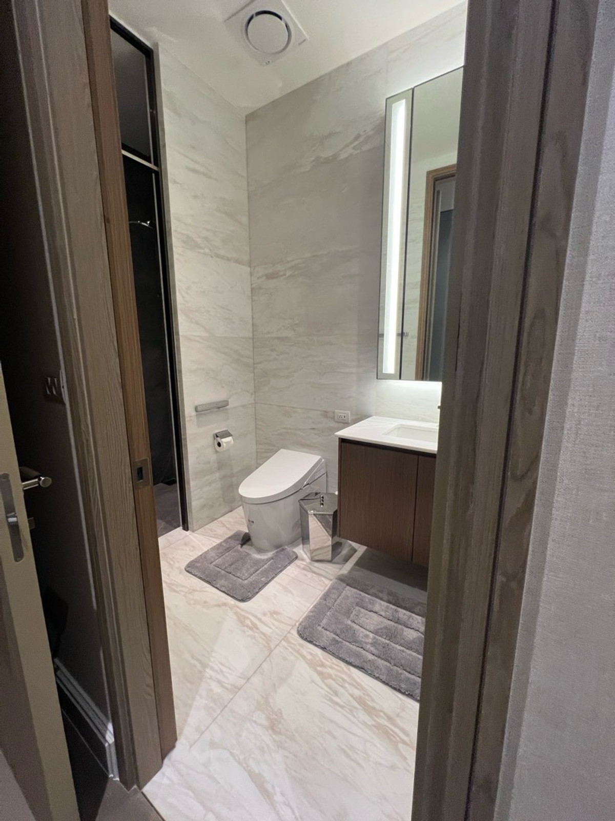 ขายคอนโดวิทยุ ชิดลม หลังสวน : penthouse scope langsuan for sell !!