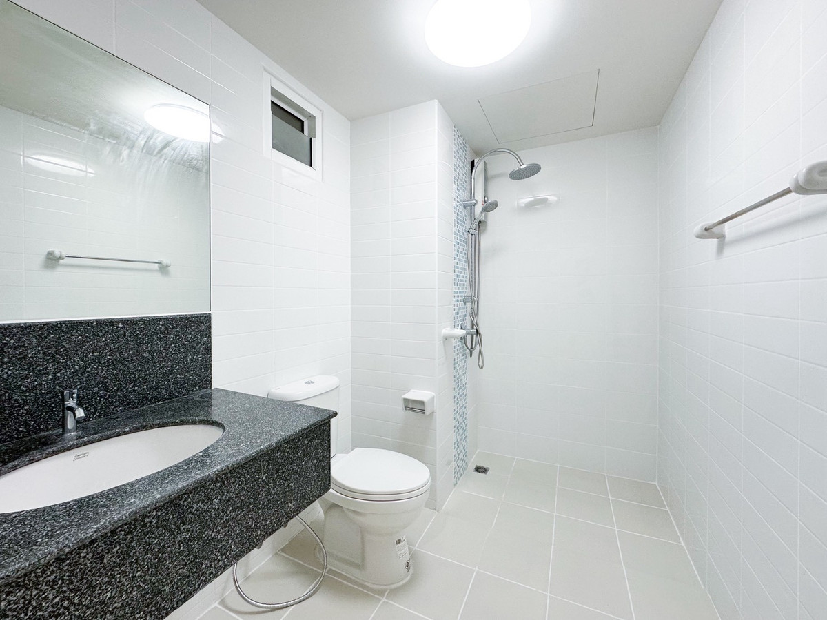 For SaleCondoThaphra, Talat Phlu, Wutthakat : Condo for sale, Metro Park Sathorn, beautiful room with all new furniture.