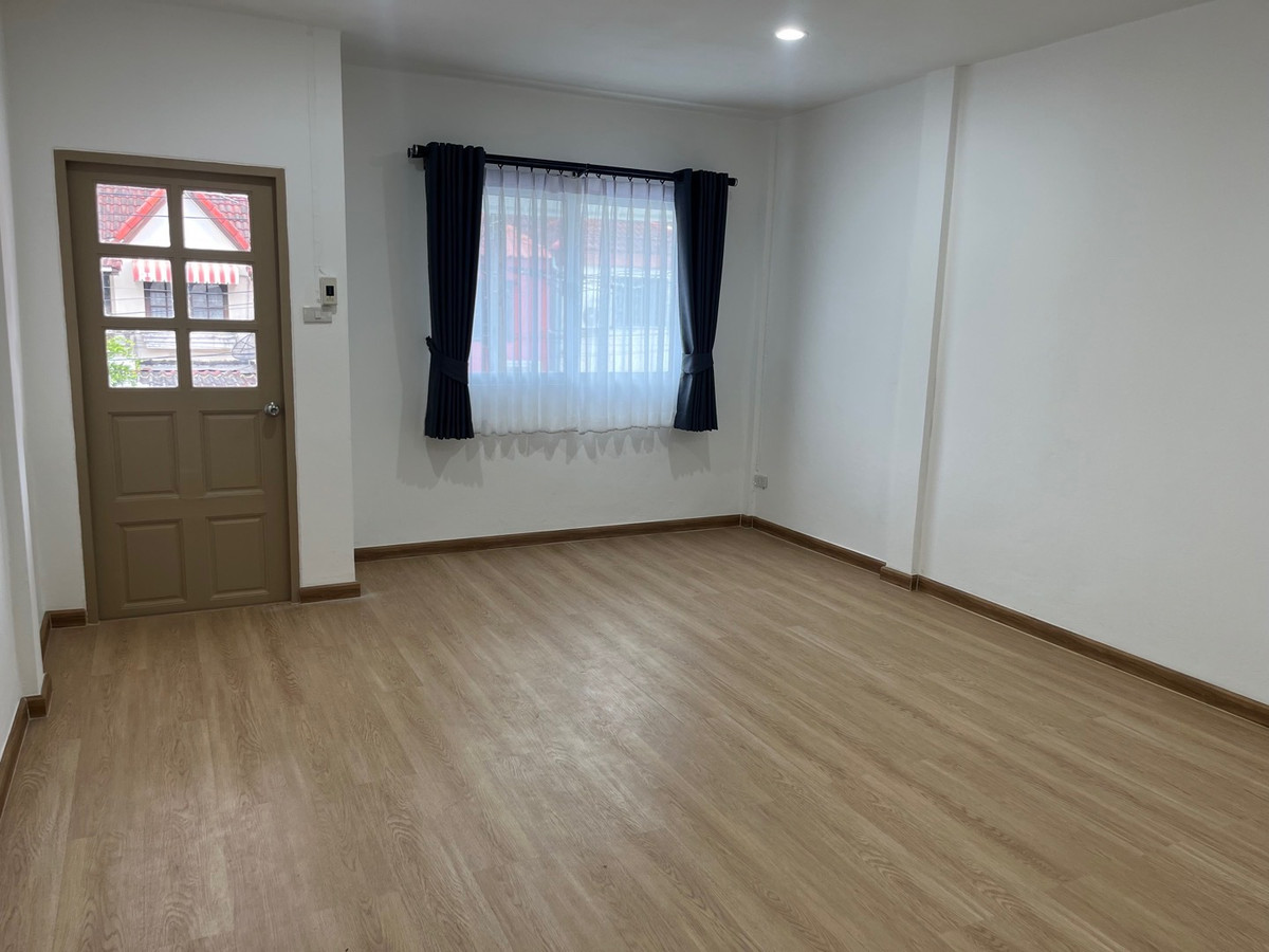 ขายทาวน์โฮมพัฒนาการ ศรีนครินทร์ : ขายด่วน