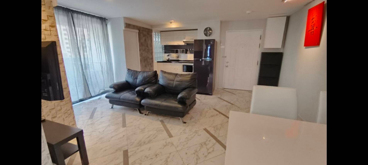 CondoSukhumvit, Asoke, Thonglor : 🔥Urgent for rent and sale🔥 ✨Beverly Tower Condo✨ ❄️2nd Floor 2 Rooms / 2 Bathrooms❄️ 💖Balcony facing East & South Parking, Pool, Fitness 10' Walk to BTS Nana💖 Line @bzprOperty