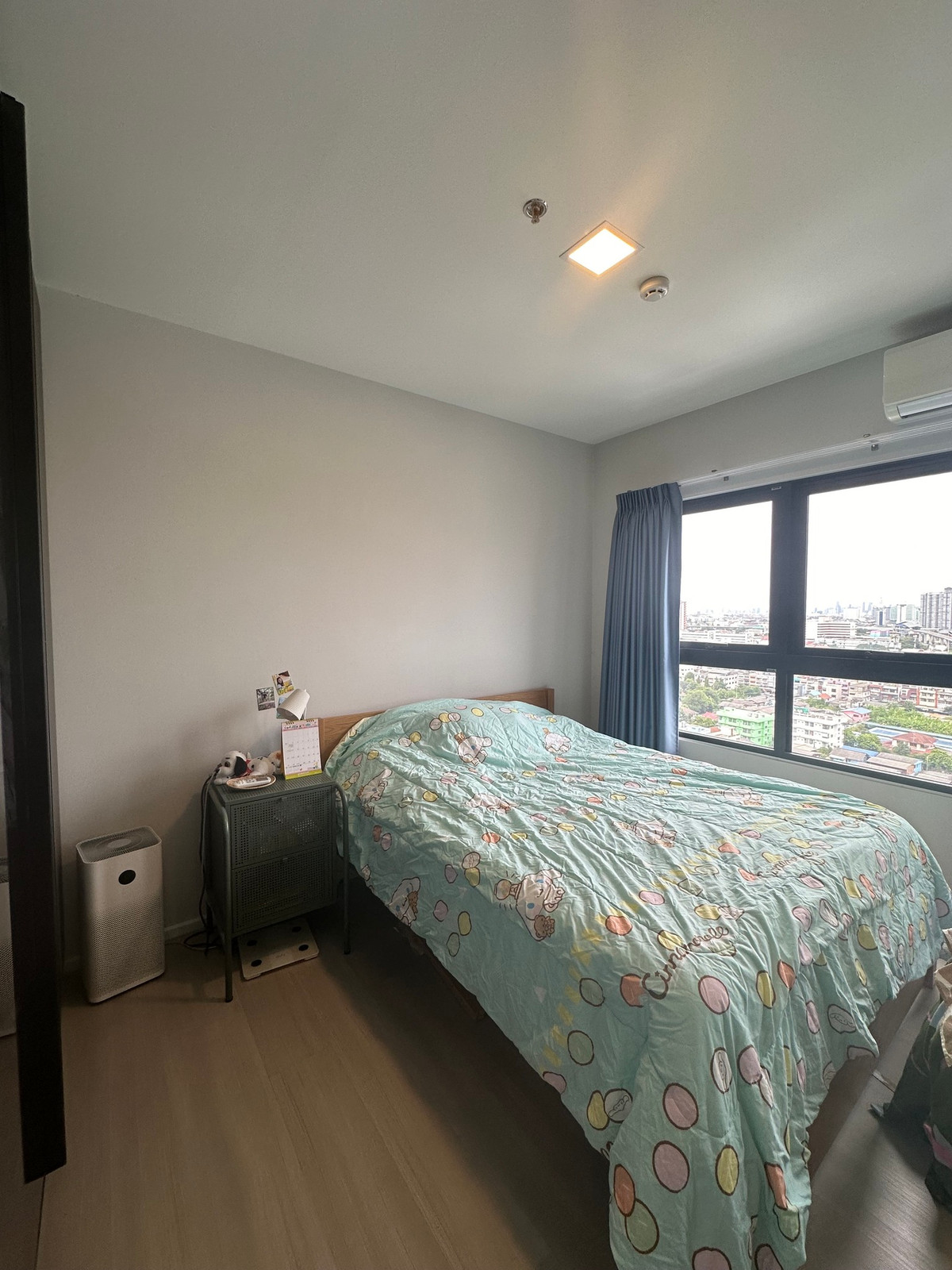 ให้เช่าคอนโดบางแค เพชรเกษม : The Key MRT Phetkasem 48【𝐑𝐄𝐍𝐓】🔥จัดแต่งสไตล์โมเดิร์น สะอาดตา เฟอร์ไม้สีเข้มเข้าชุดกันทั้งห้อง ฟีลอบอุ่นเป็นพิเศษ เหมือนยกความเรียบง่ายแบบญี่ปุ่นมาไว้ในห้อง🔥 ติดต่อไลน์ไอดี: @hacondo