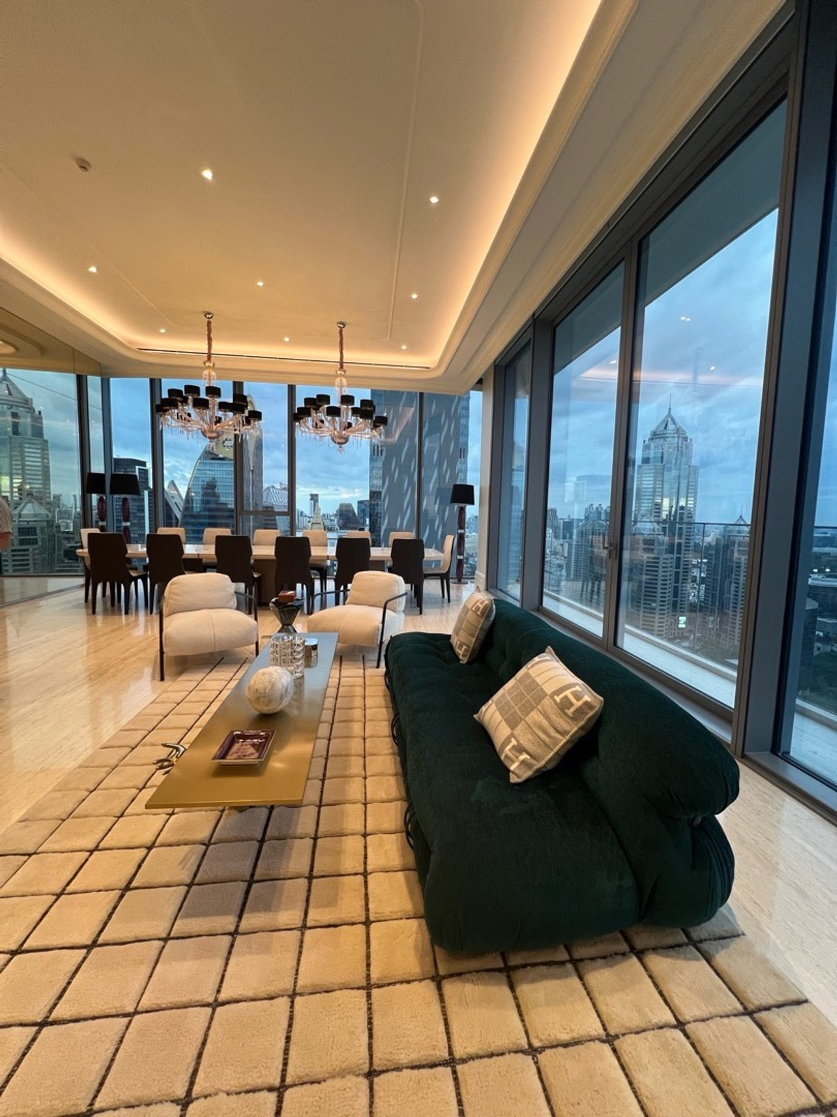 ขายคอนโดวิทยุ ชิดลม หลังสวน : penthouse scope langsuan for sell !!